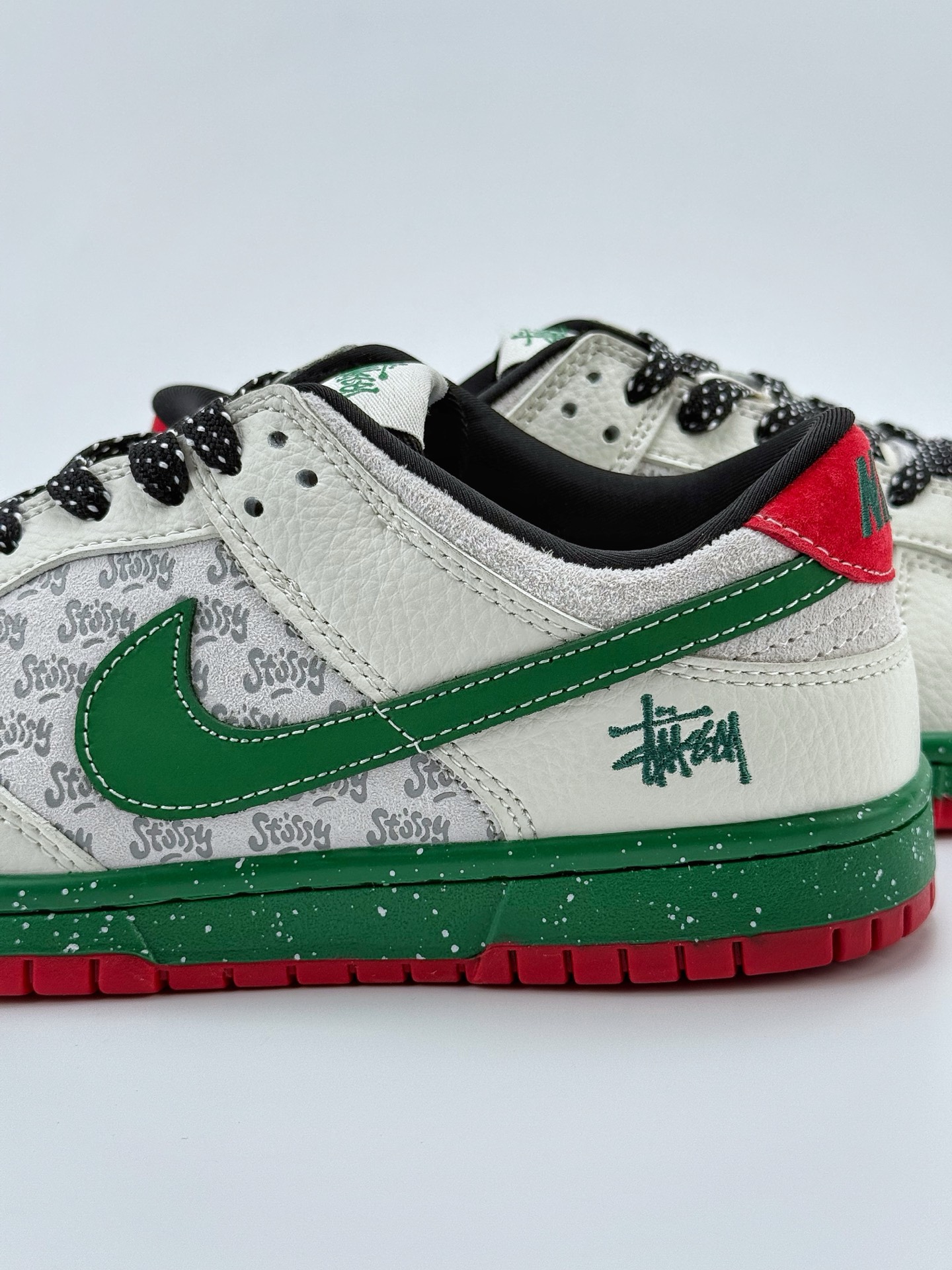280 Nike SB Dunk Low x Stussy 白绿红小钩满天星  SC9207-406