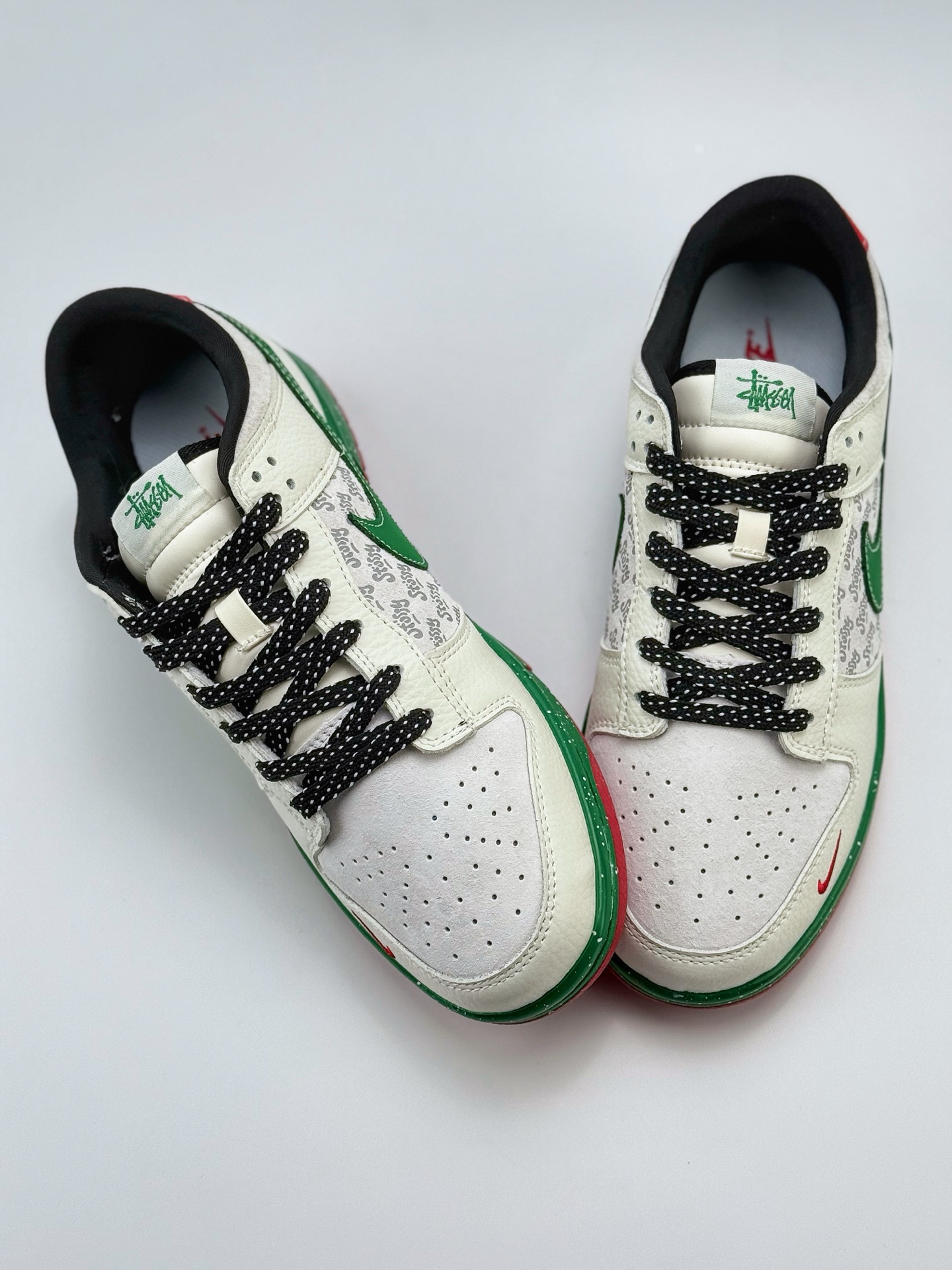 280 Nike SB Dunk Low x Stussy 白绿红小钩满天星  SC9207-406