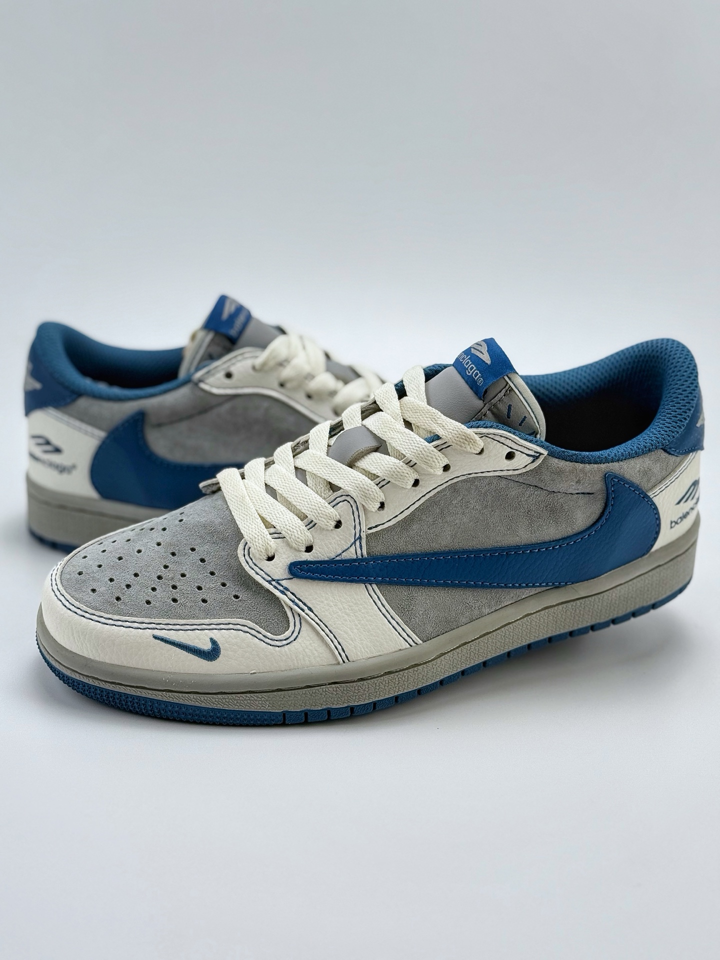 240 Travis Scott x Nike Air Jordan 1 Low x Balenciaga Air Jordan 1 Low 反转白灰蓝小钩倒钩  XD1568-105