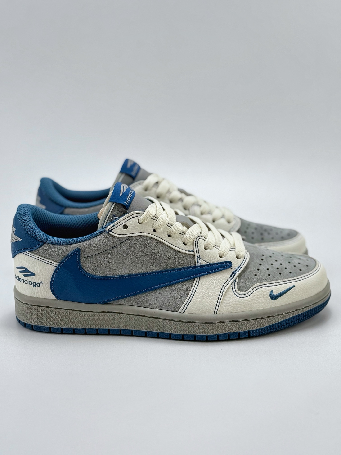 240 Travis Scott x Nike Air Jordan 1 Low x Balenciaga Air Jordan 1 Low 反转白灰蓝小钩倒钩  XD1568-105