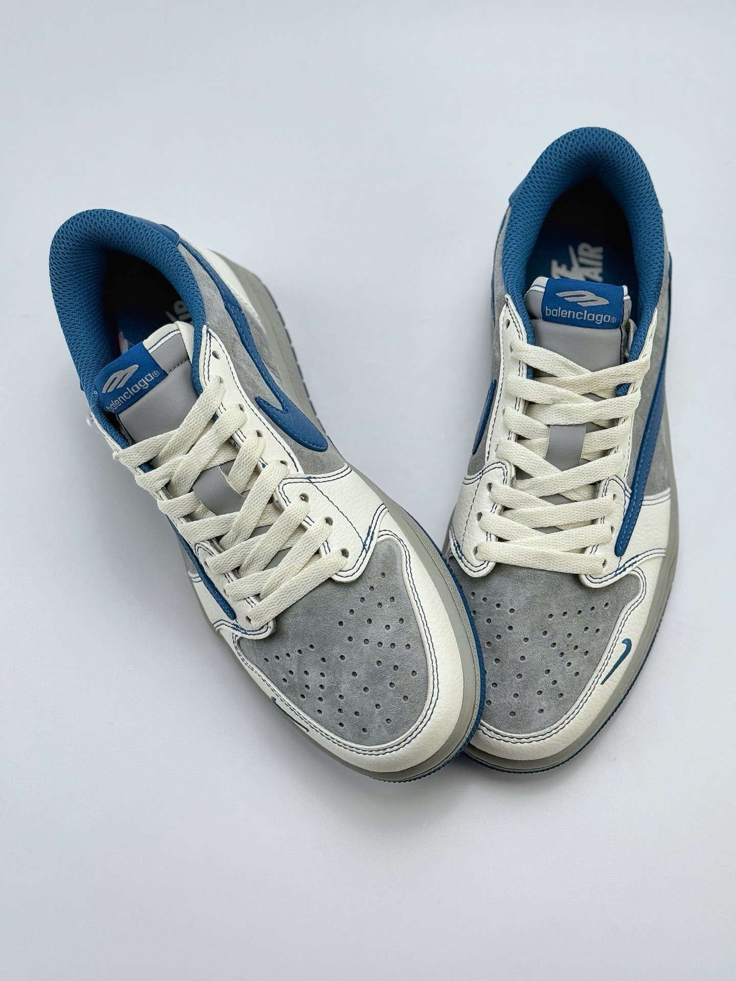 240 Travis Scott x Nike Air Jordan 1 Low x Balenciaga Air Jordan 1 Low 反转白灰蓝小钩倒钩  XD1568-105