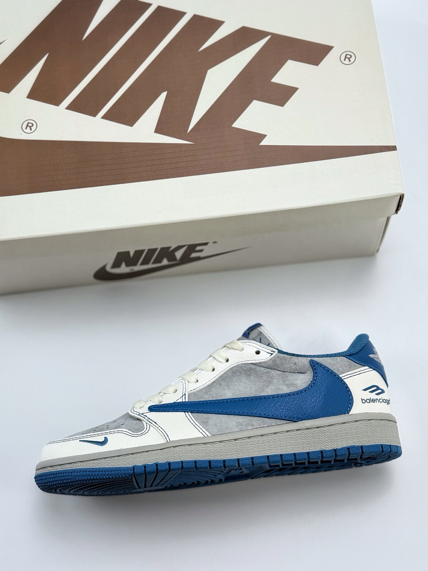 240 Travis Scott x Nike Air Jordan 1 Low x Balenciaga Air Jordan 1 Low 反转白灰蓝小钩倒钩  XD1568-105