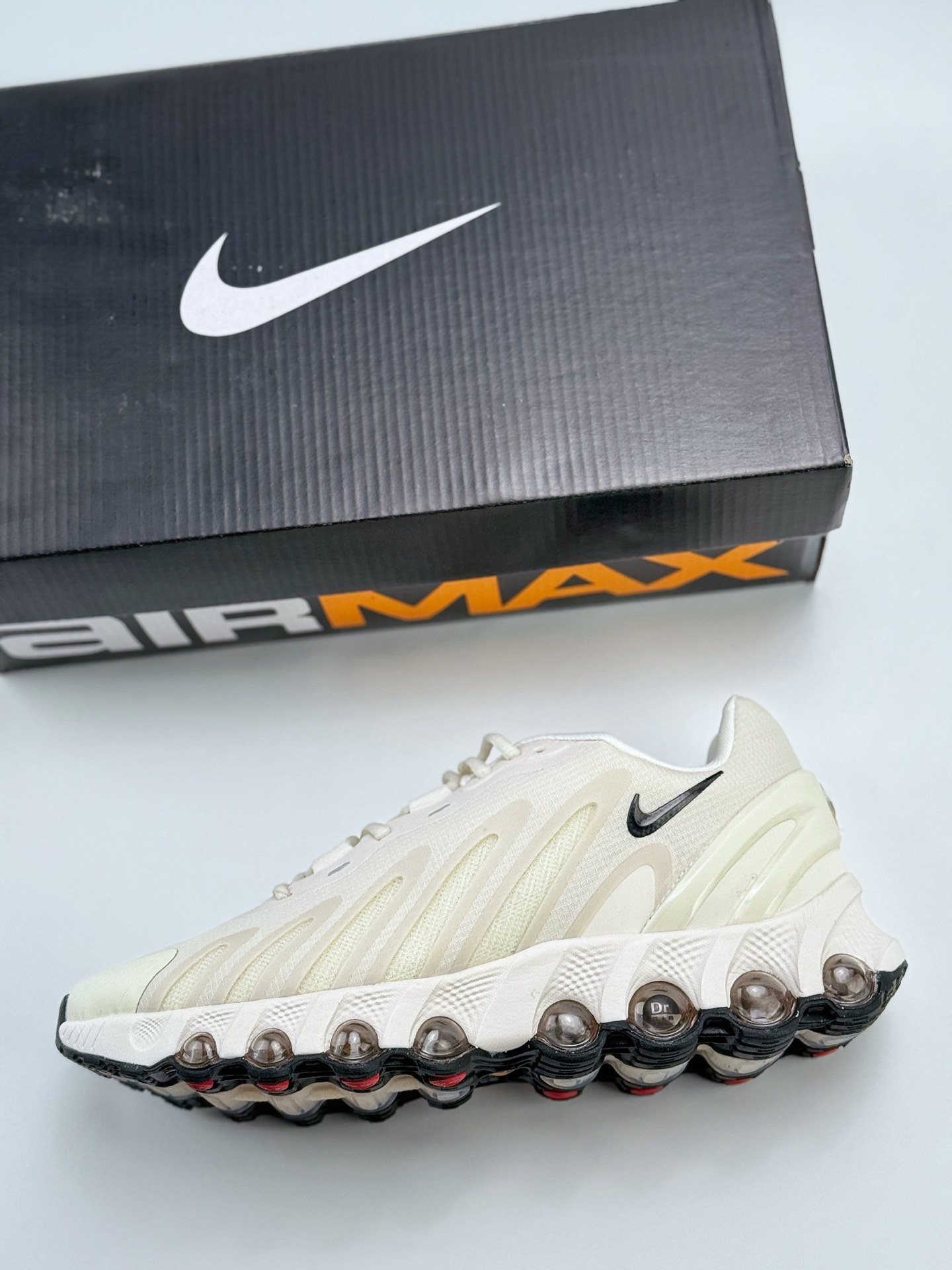 190 Nike Air Max DN8 复古减震气垫跑鞋  FQ7860-006