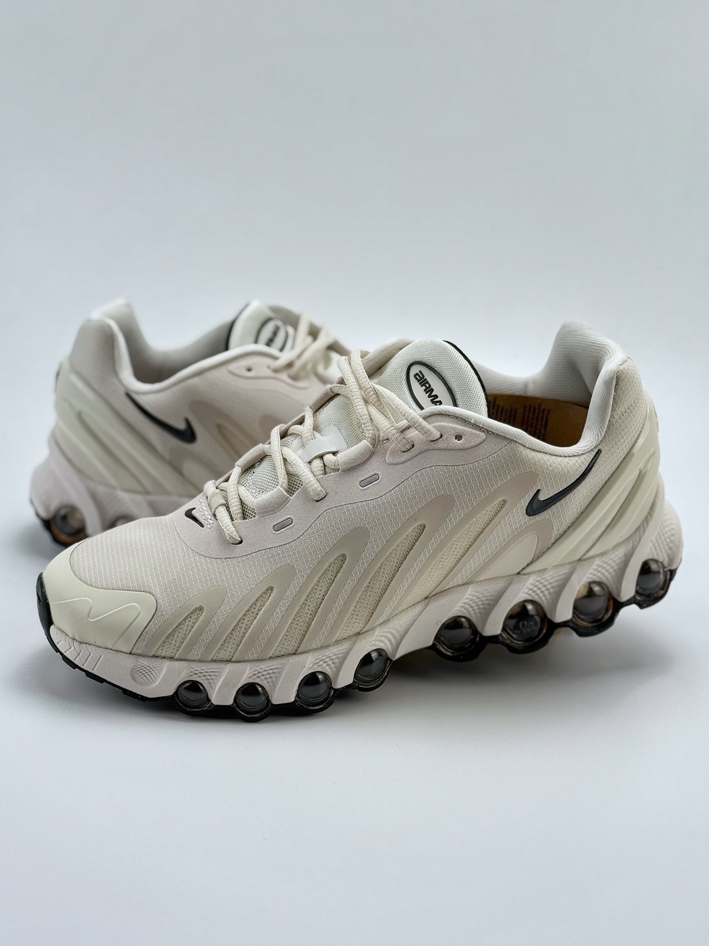 190 Nike Air Max DN8 复古减震气垫跑鞋  FQ7860-006