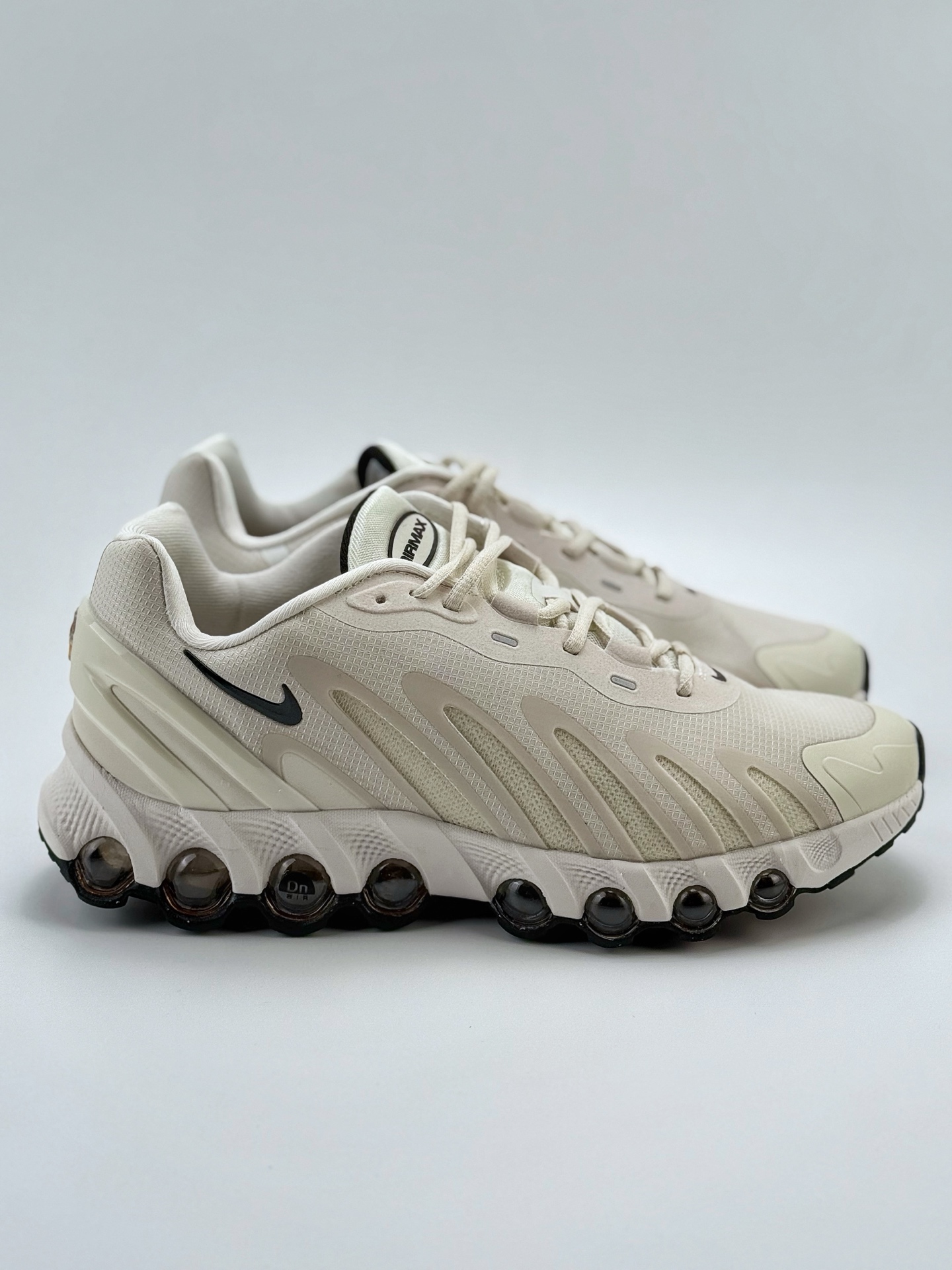 190 Nike Air Max DN8 复古减震气垫跑鞋  FQ7860-006