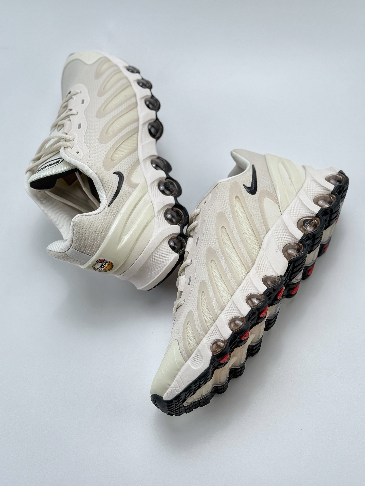 190 Nike Air Max DN8 复古减震气垫跑鞋  FQ7860-006