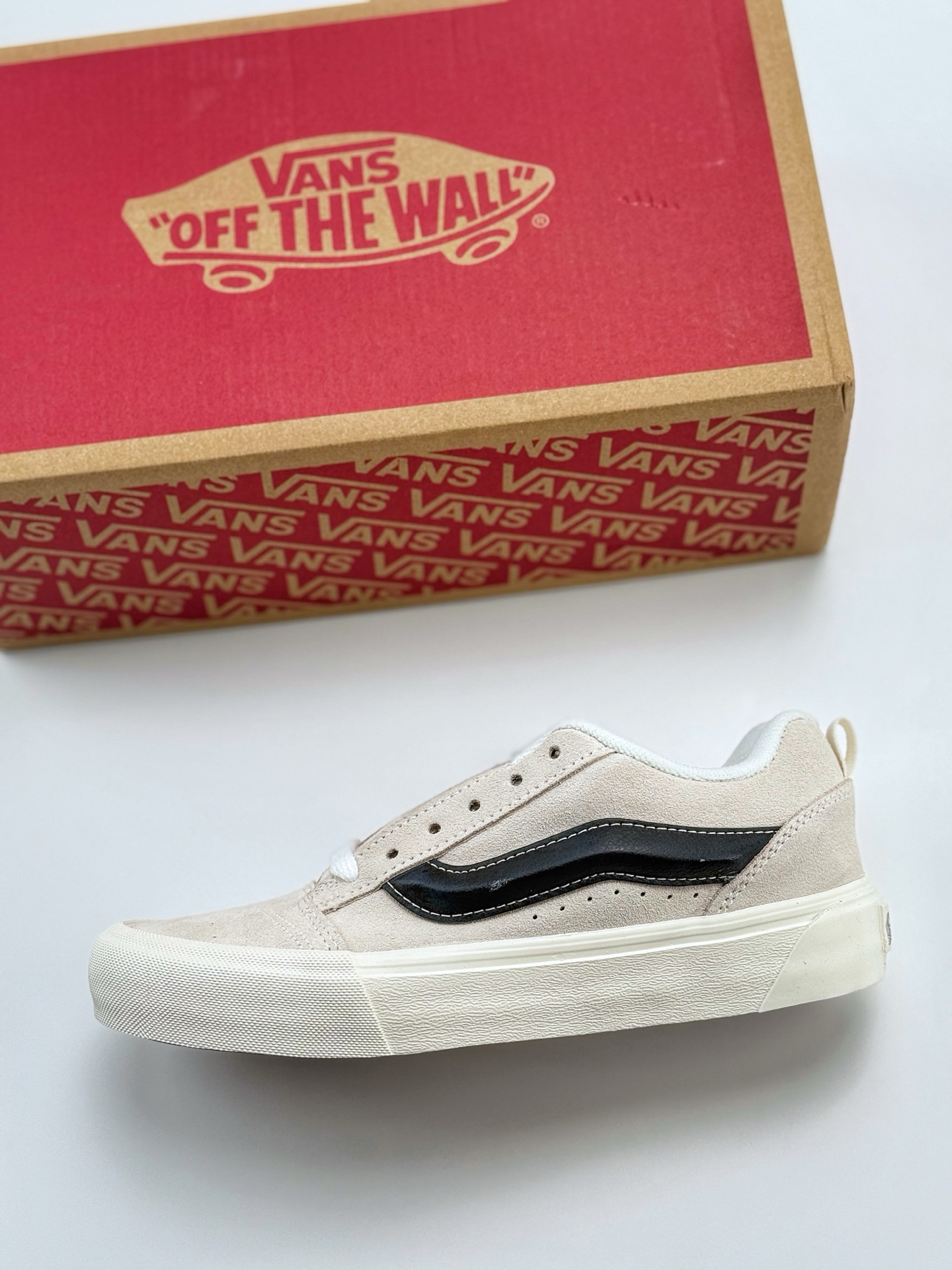 140 新款发售Vans Knu Skool 百搭休闲 防滑减震低帮 板鞋男女同款vans