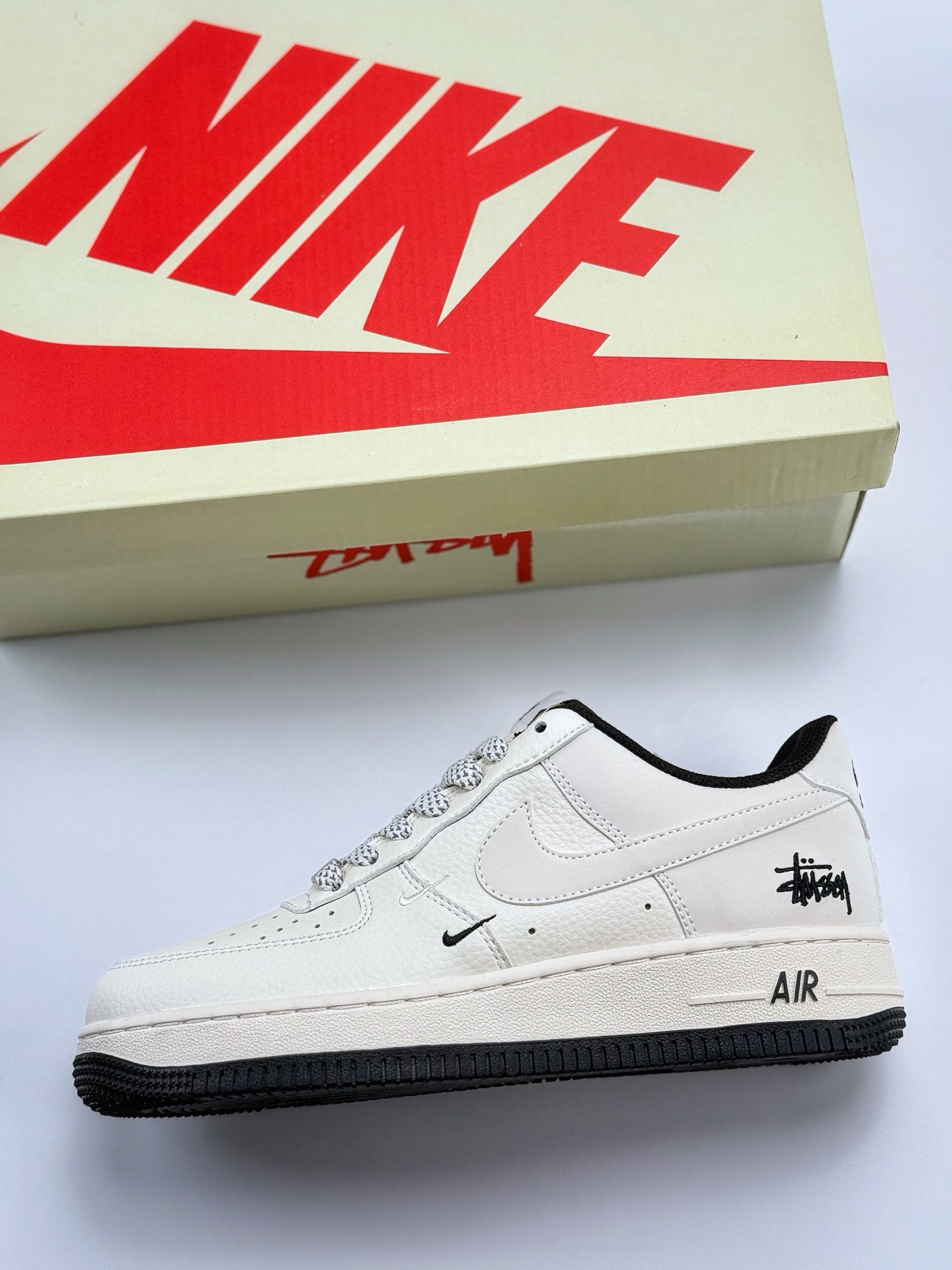 260 Nike Air Force 1 Low 07 x Stussy 白黑小钩满天星  XZ6188-713