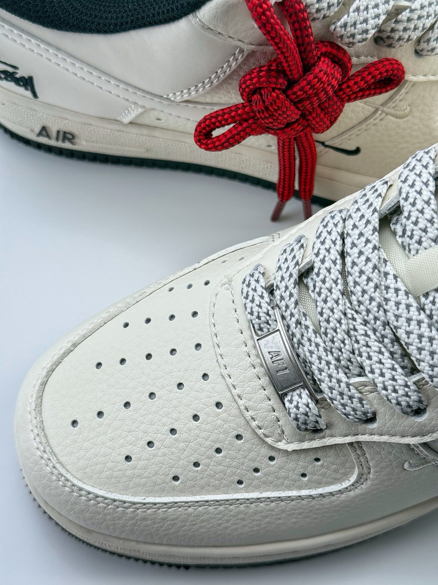 260 Nike Air Force 1 Low 07 x Stussy 白黑小钩满天星  XZ6188-713