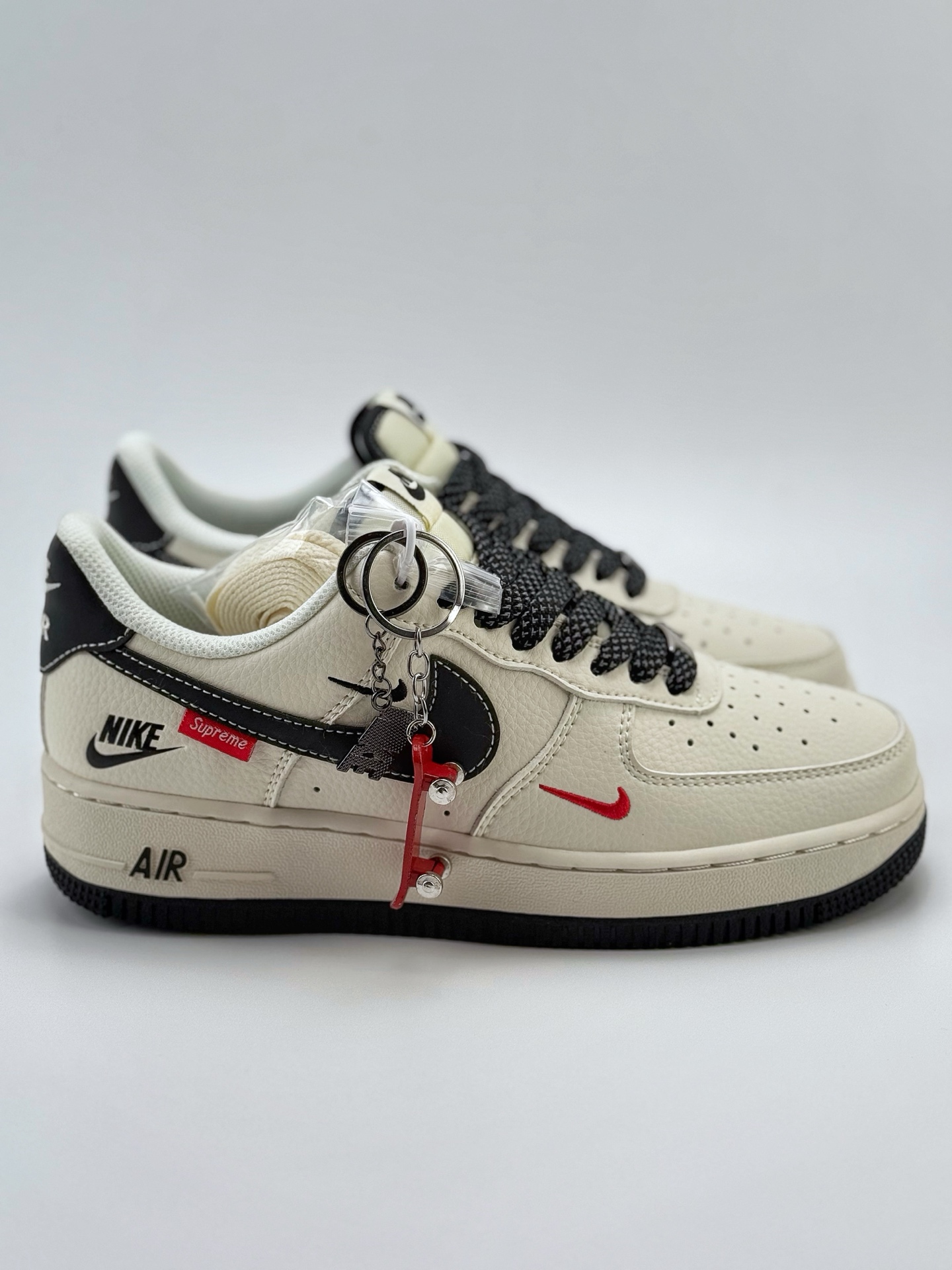 260 Nike Air Force 1 Low 07 x Supreme 白黑双小钩满天星  HH7518-038