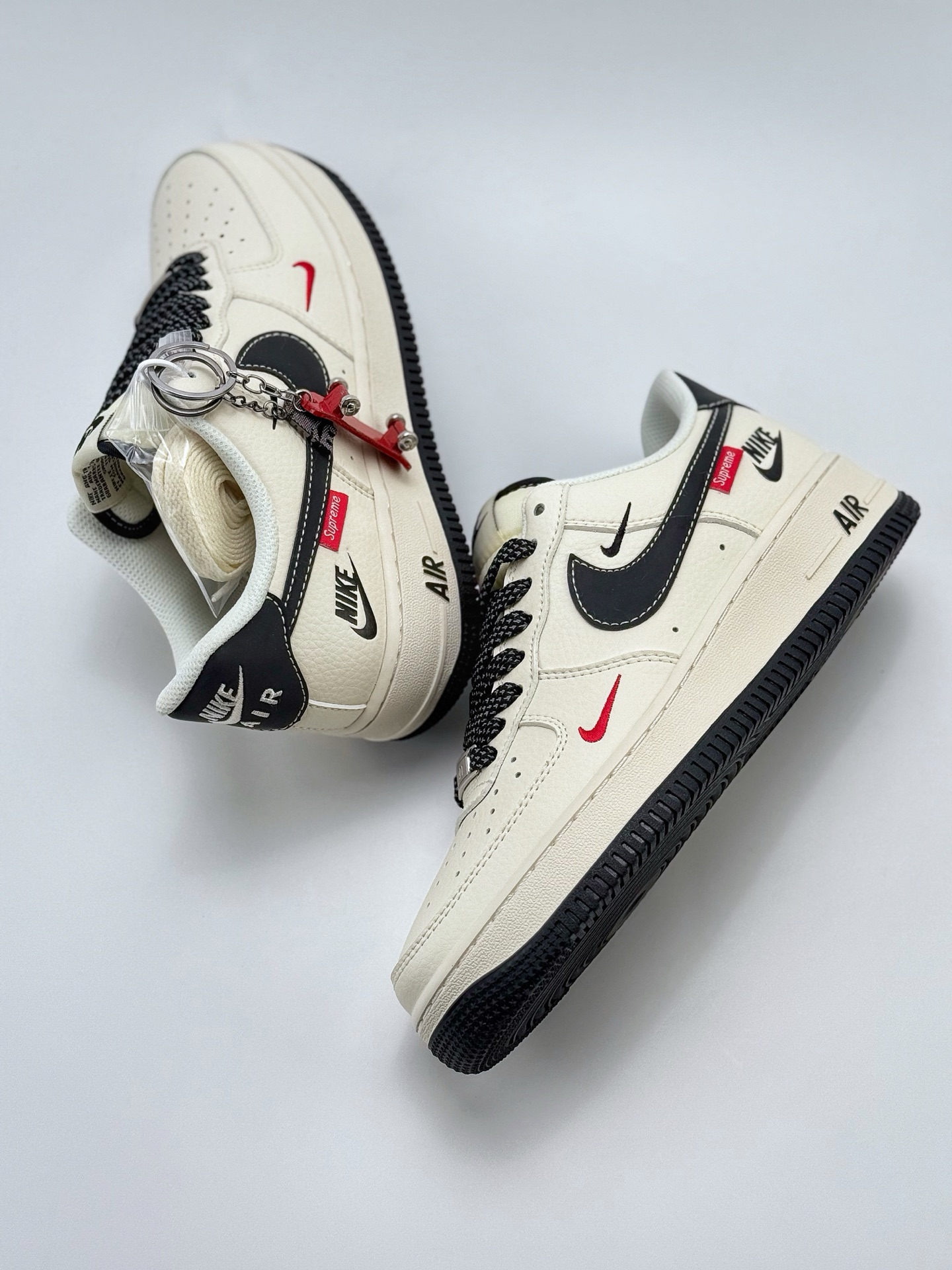 260 Nike Air Force 1 Low 07 x Supreme 白黑双小钩满天星  HH7518-038