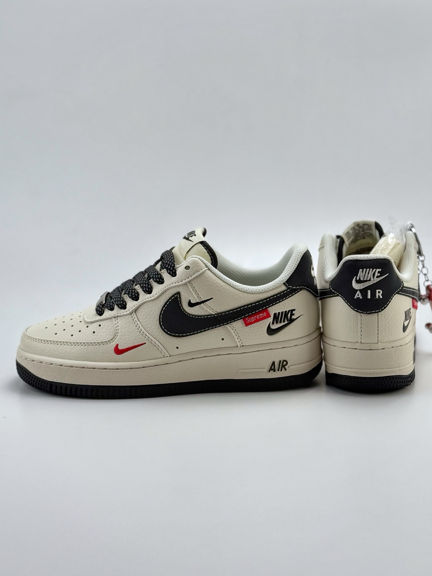 260 Nike Air Force 1 Low 07 x Supreme 白黑双小钩满天星  HH7518-038