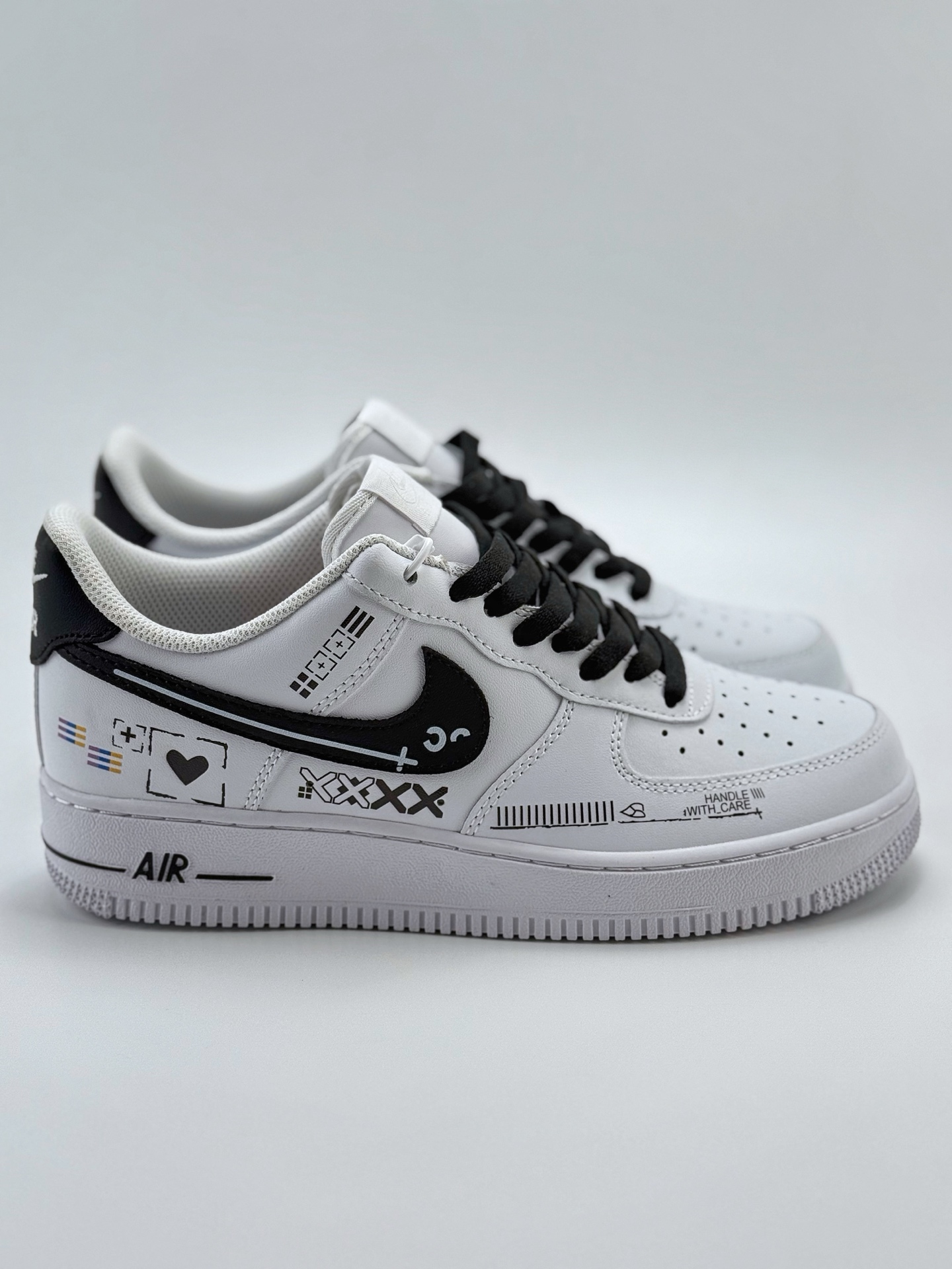 260 Nike Air Force 1 Low 07 印花集 纯手绘 白黑  ZH0316-068