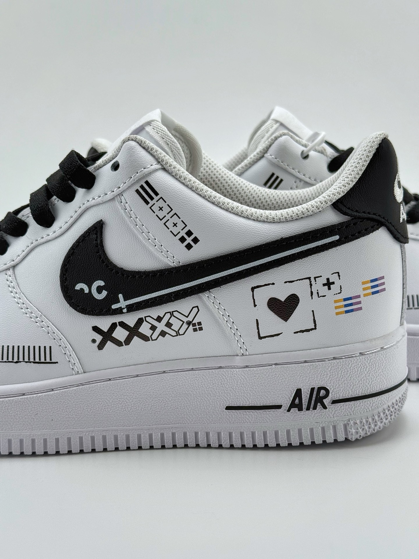 260 Nike Air Force 1 Low 07 印花集 纯手绘 白黑  ZH0316-068