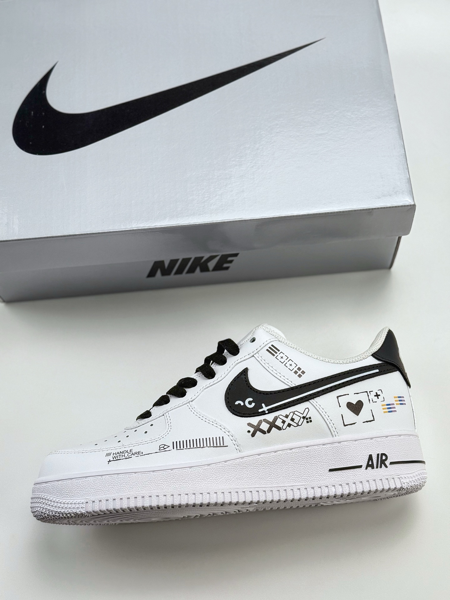 260 Nike Air Force 1 Low 07 印花集 纯手绘 白黑  ZH0316-068