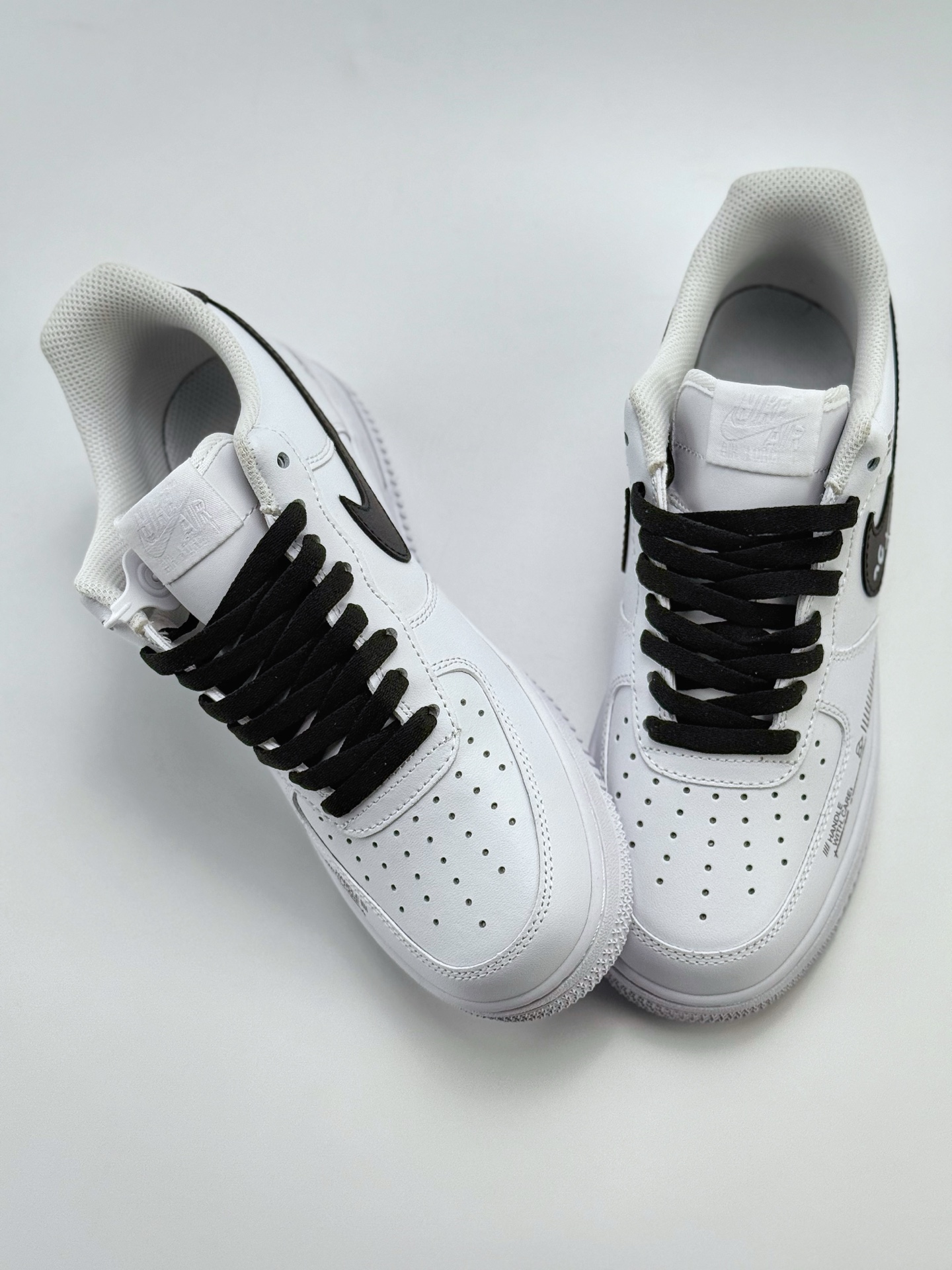 260 Nike Air Force 1 Low 07 印花集 纯手绘 白黑  ZH0316-068