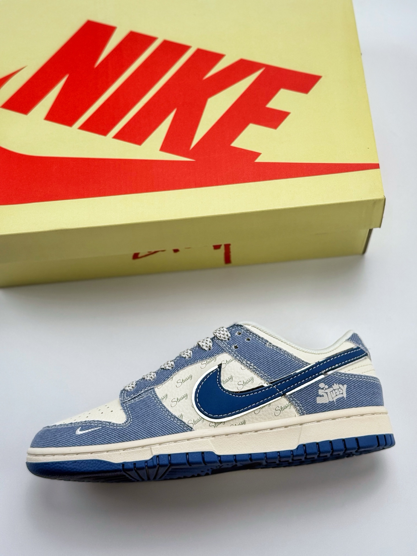 280 Nike SB Dunk Low x Stussy 白蓝牛仔小钩满天星  JJ2508-562