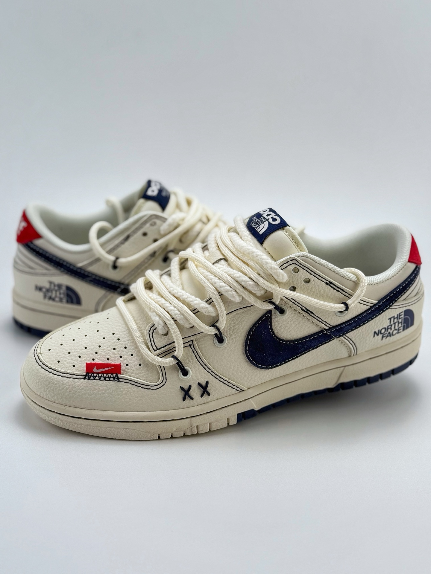 300 Nike SB Dunk Low x The North Face x CDG 白蓝绑带  YX5066-283