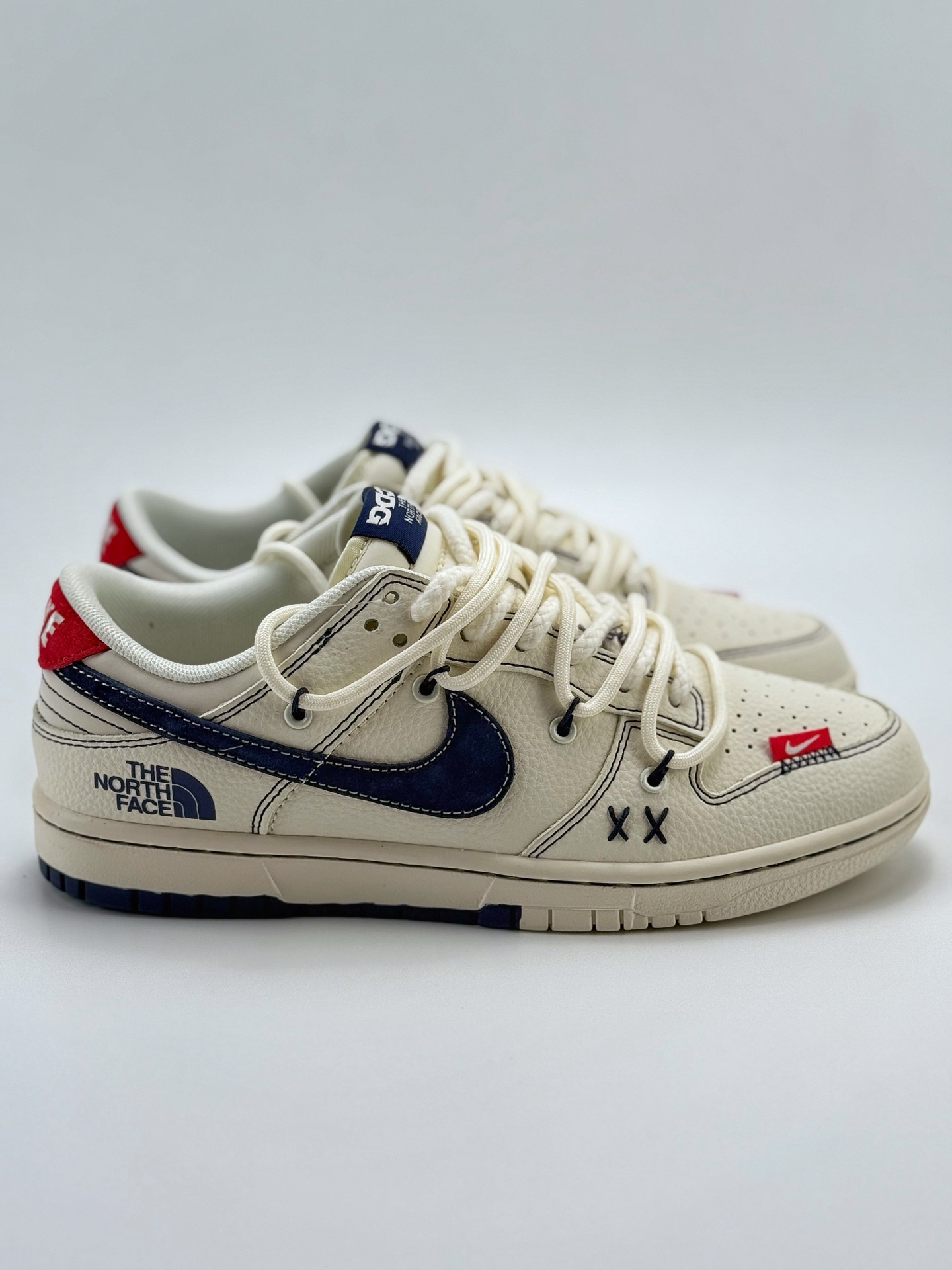 300 Nike SB Dunk Low x The North Face x CDG 白蓝绑带  YX5066-283