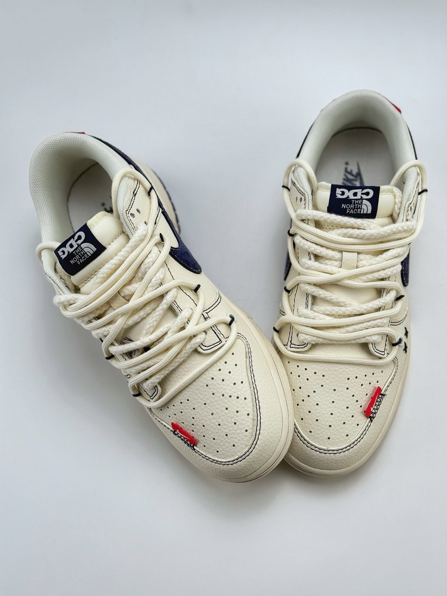 300 Nike SB Dunk Low x The North Face x CDG 白蓝绑带  YX5066-283