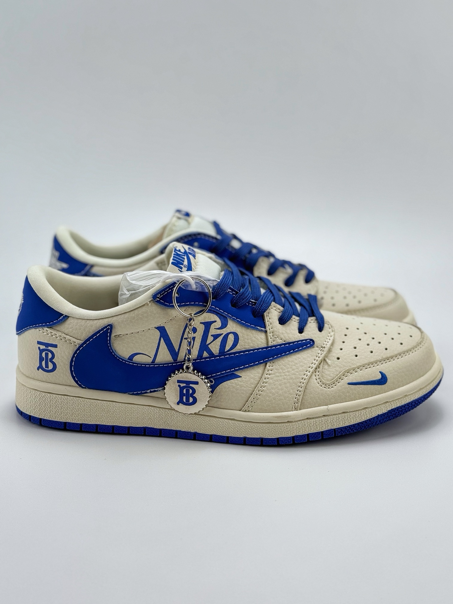 280 Travis Scott x Nike Air Jordan 1 Low x Burbrry Air Jordan 1 Low 反转白蓝小钩倒钩 LD2025-007