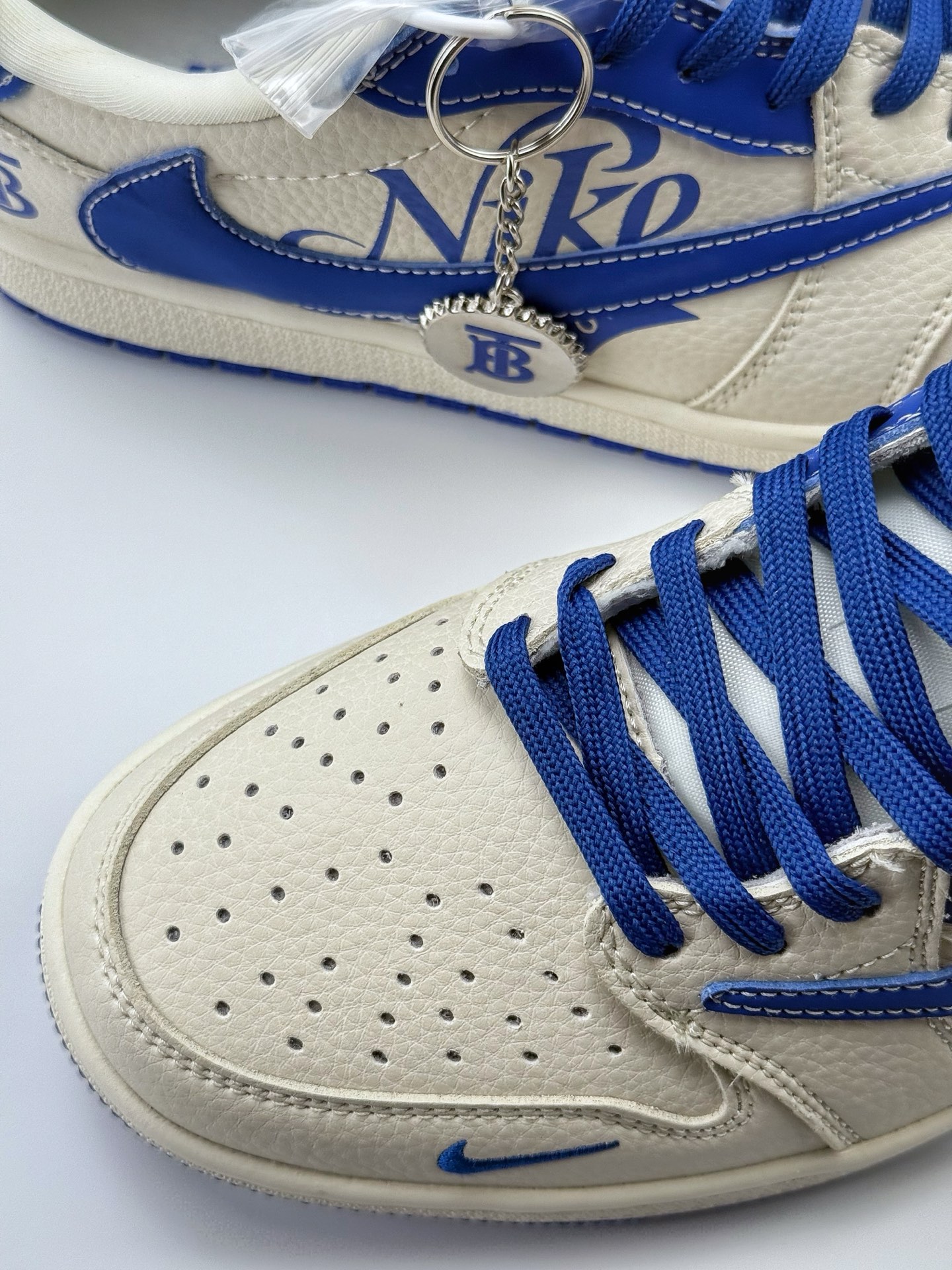 280 Travis Scott x Nike Air Jordan 1 Low x Burbrry Air Jordan 1 Low 反转白蓝小钩倒钩 LD2025-007