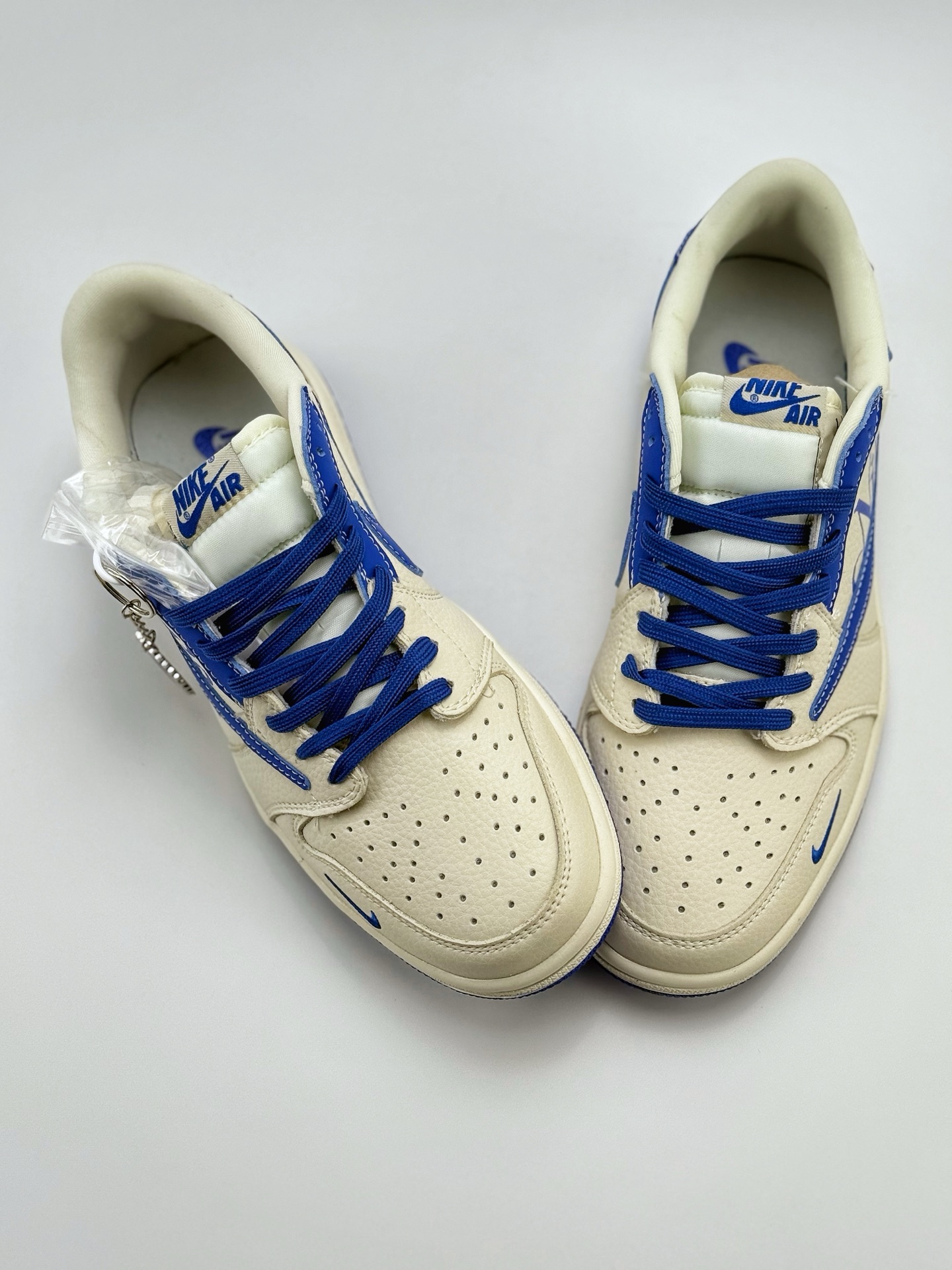 280 Travis Scott x Nike Air Jordan 1 Low x Burbrry Air Jordan 1 Low 反转白蓝小钩倒钩 LD2025-007