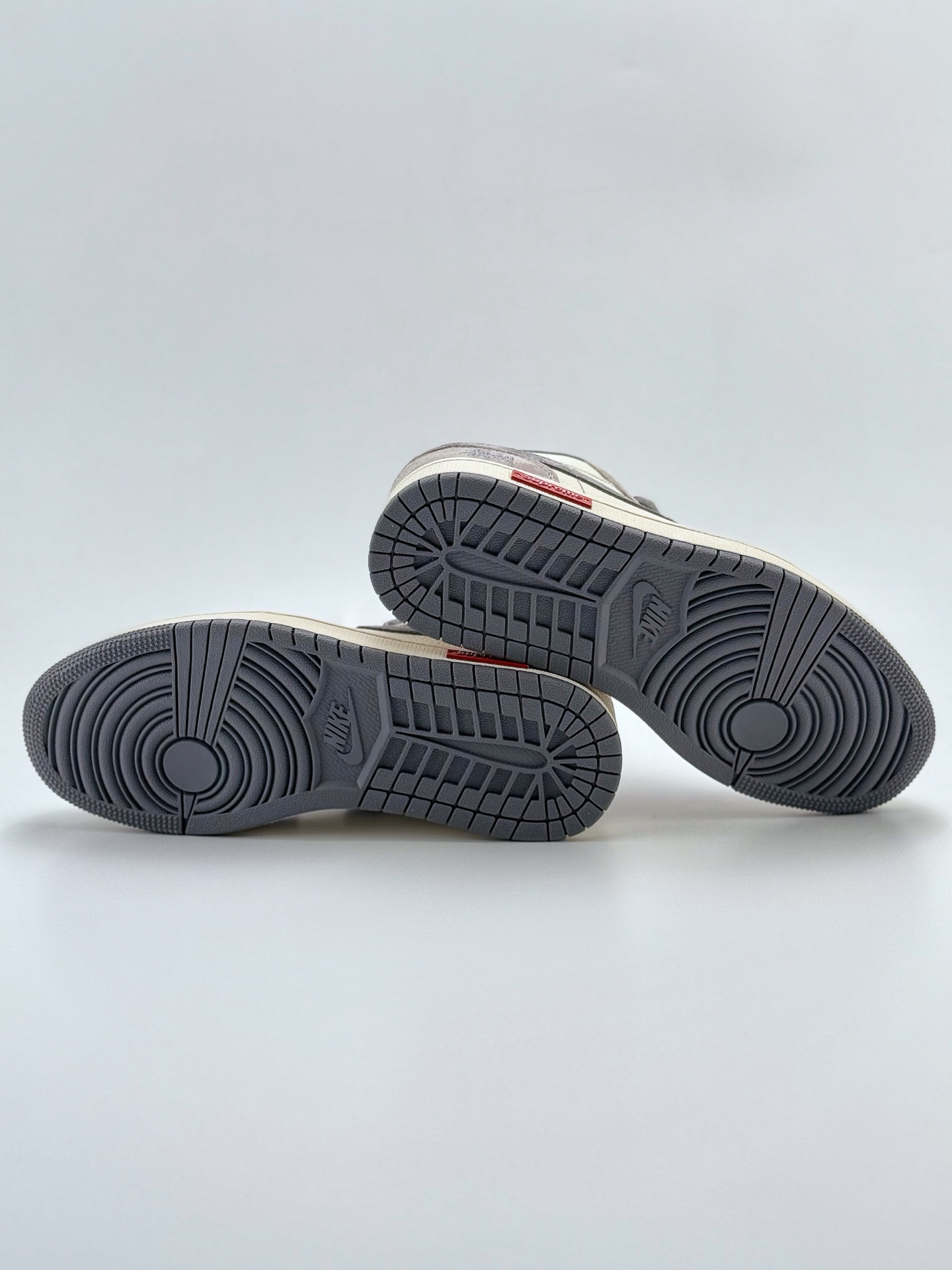 280 Air Jordan 1 Retro Low x Stussy x Supreme 白灰小钩  SJ9950-053