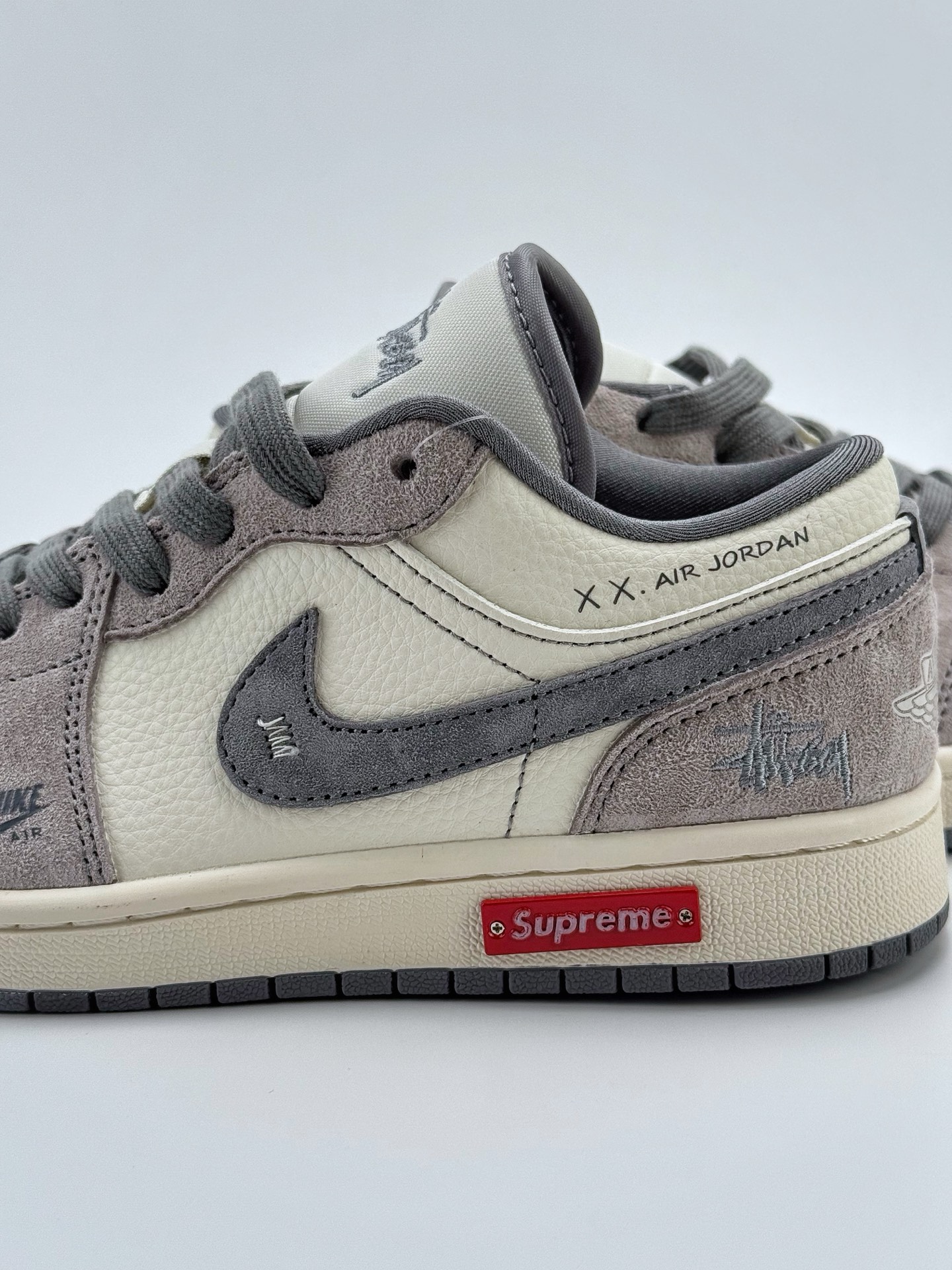 280 Air Jordan 1 Retro Low x Stussy x Supreme 白灰小钩  SJ9950-053