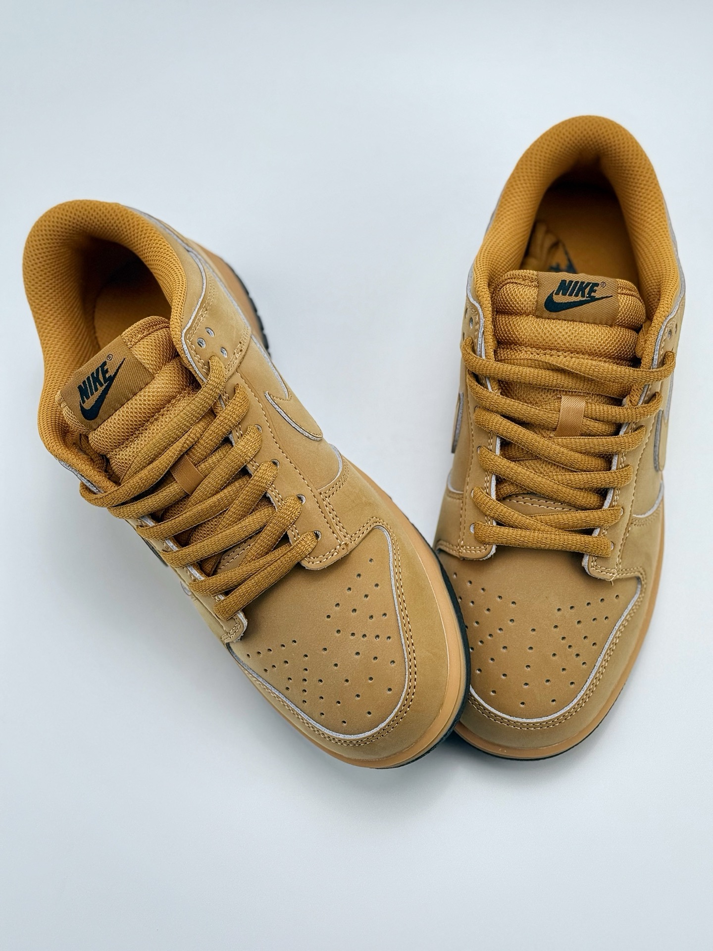 220 NIKE SB Dunk Low RETRO SE ”Wheat” 棕色  HQ1932-700