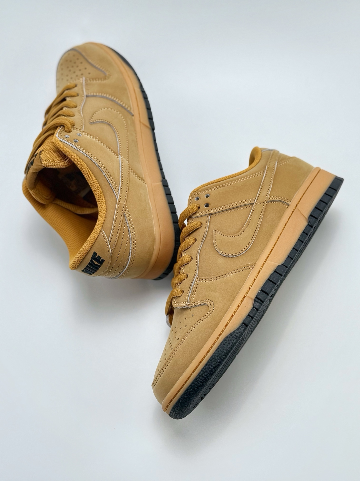 220 NIKE SB Dunk Low RETRO SE ”Wheat” 棕色  HQ1932-700