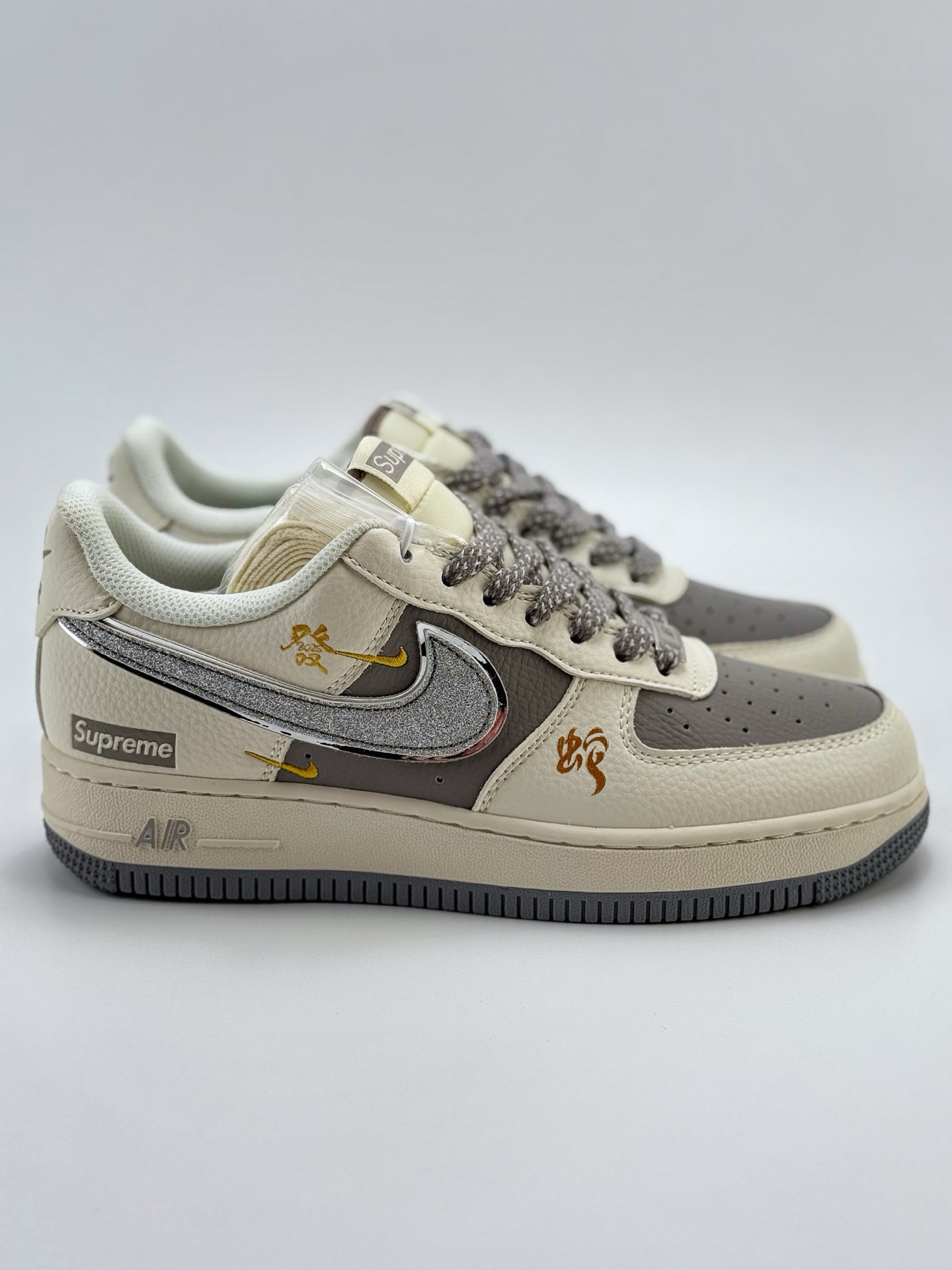 220 Nike Air Force 1 Low 07 x Supreme 蛇年限定 白灰双小钩满天星  QY6818-603