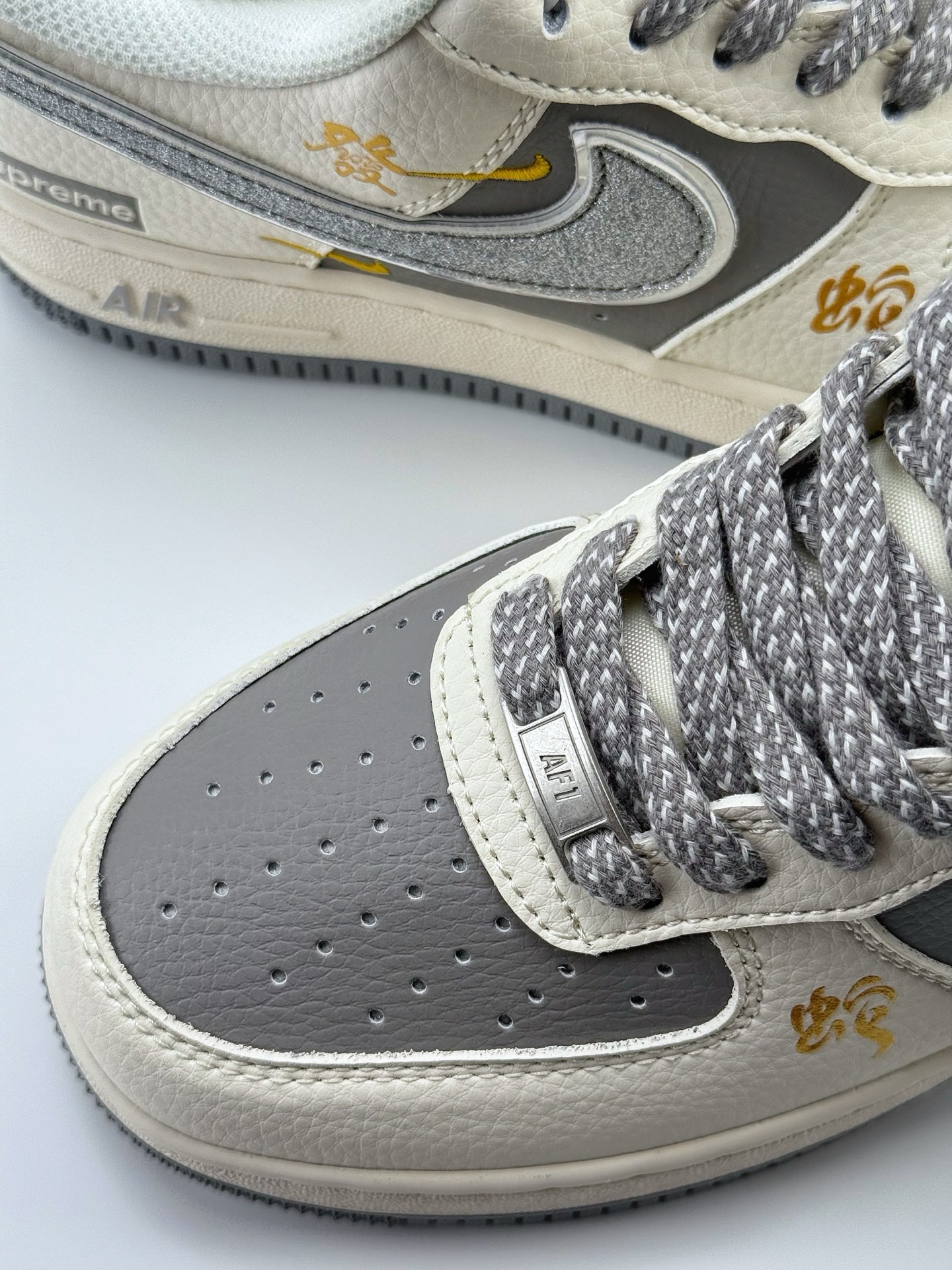 220 Nike Air Force 1 Low 07 x Supreme 蛇年限定 白灰双小钩满天星  QY6818-603