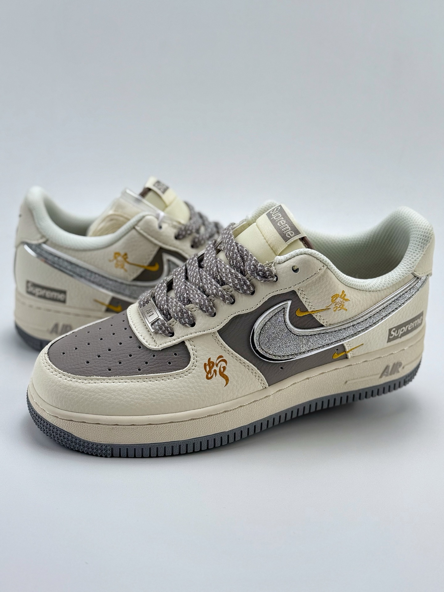 220 Nike Air Force 1 Low 07 x Supreme 蛇年限定 白灰双小钩满天星  QY6818-603