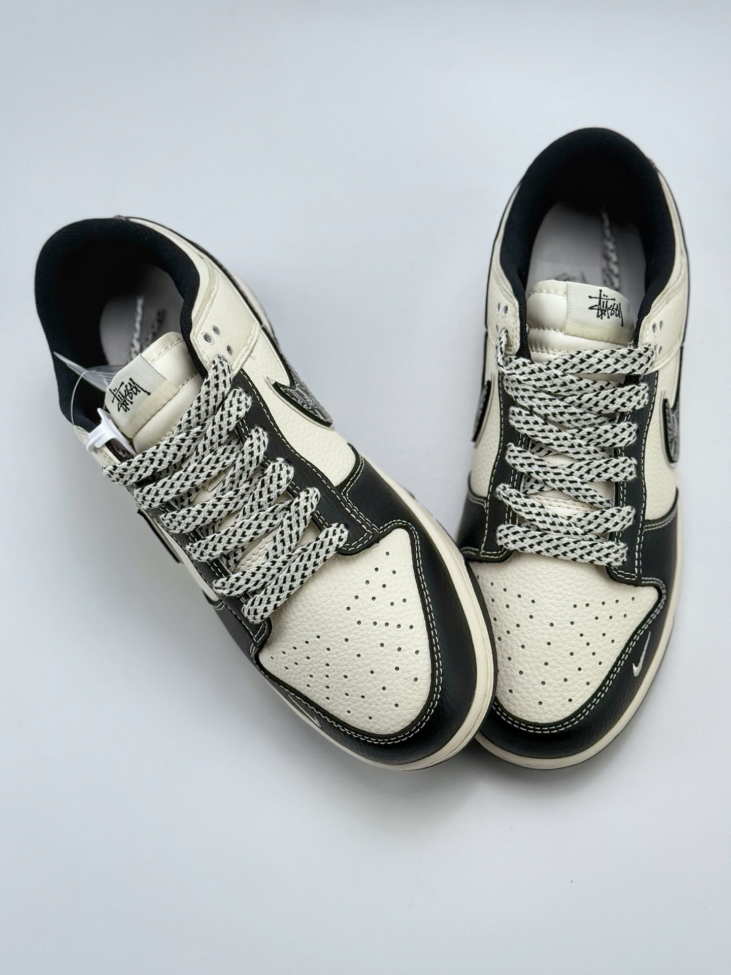 240 Nike SB Dunk Low x Stussy 白黑小钩满天星  SD6868-105