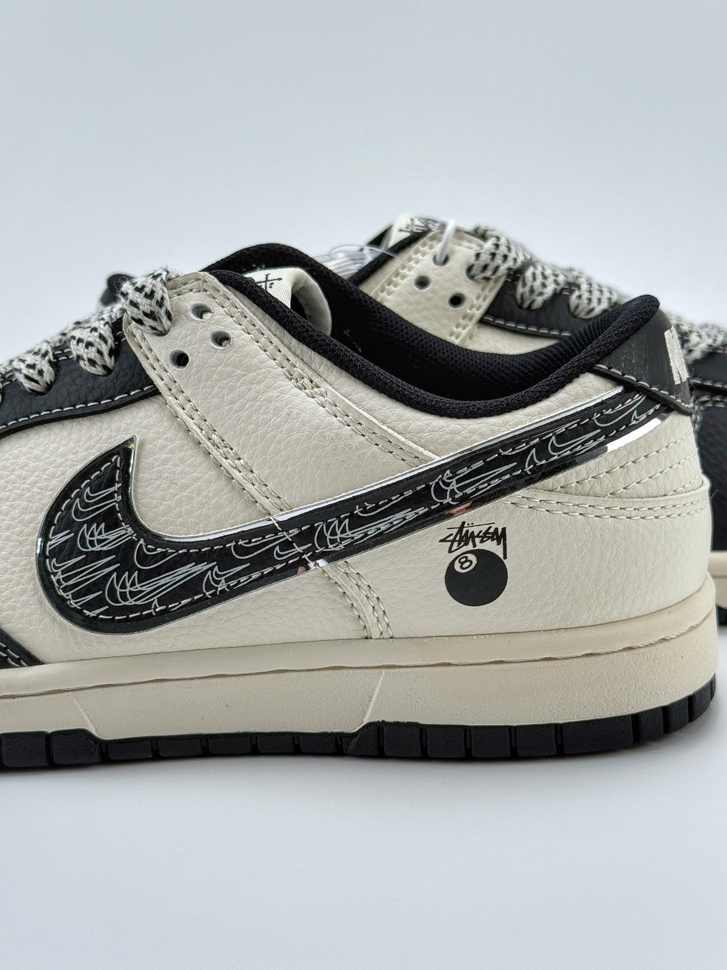 240 Nike SB Dunk Low x Stussy 白黑小钩满天星  SD6868-105