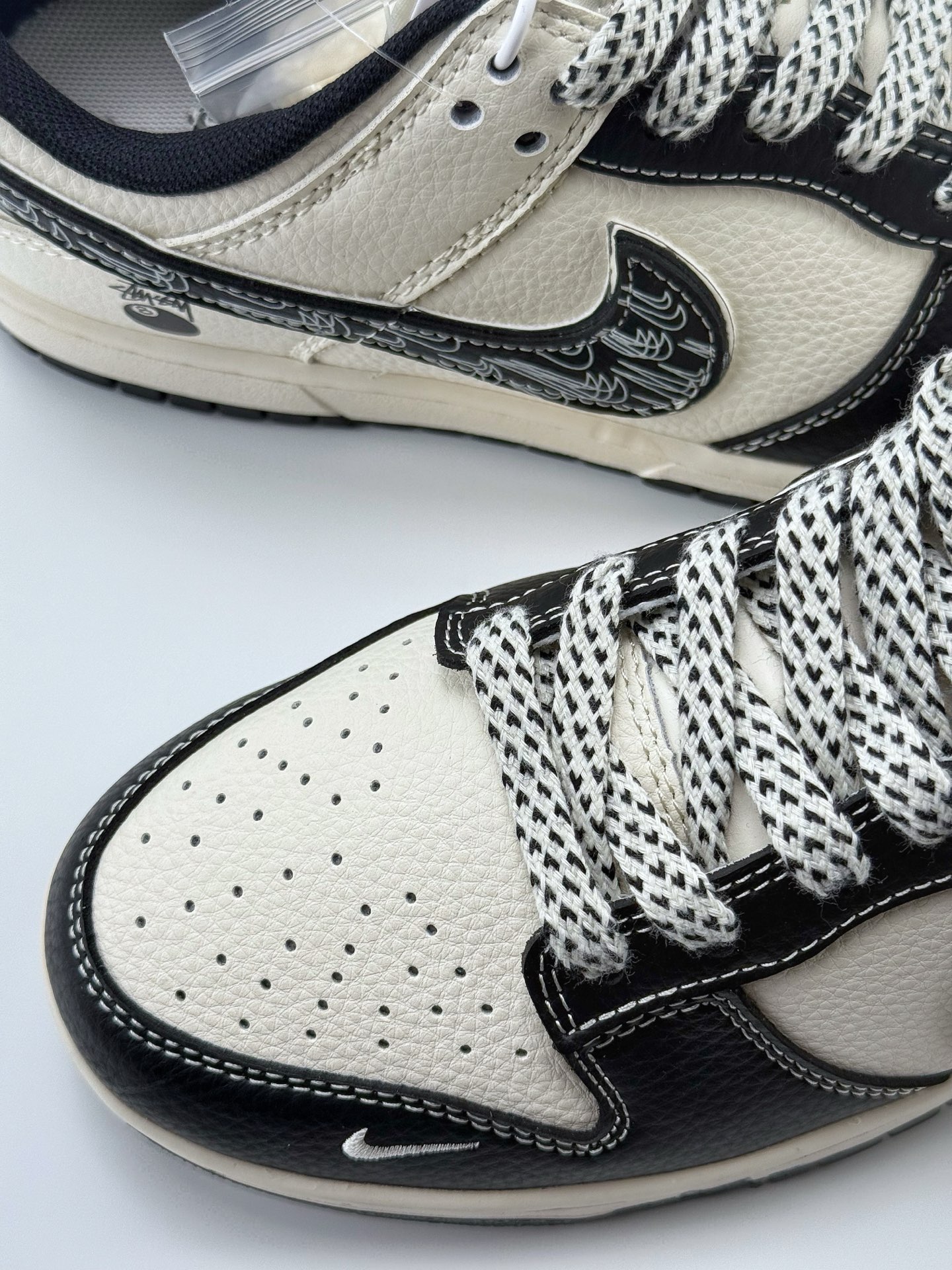 240 Nike SB Dunk Low x Stussy 白黑小钩满天星  SD6868-105