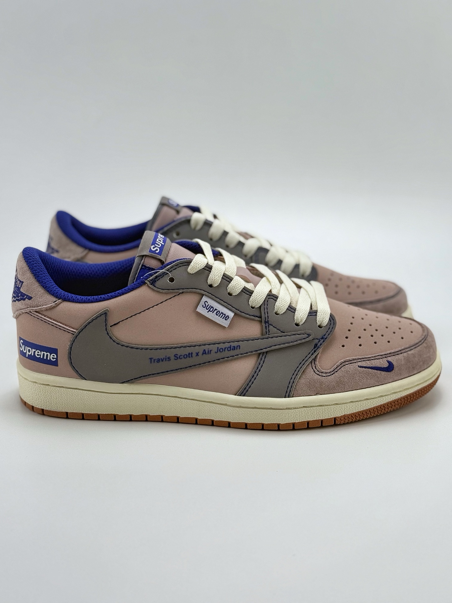 240 Travis Scott x Nike Air Jordan 1 Low x Supreme  Air Jordan 1 Low 反转棕灰蓝小钩倒钩 XD1568-102