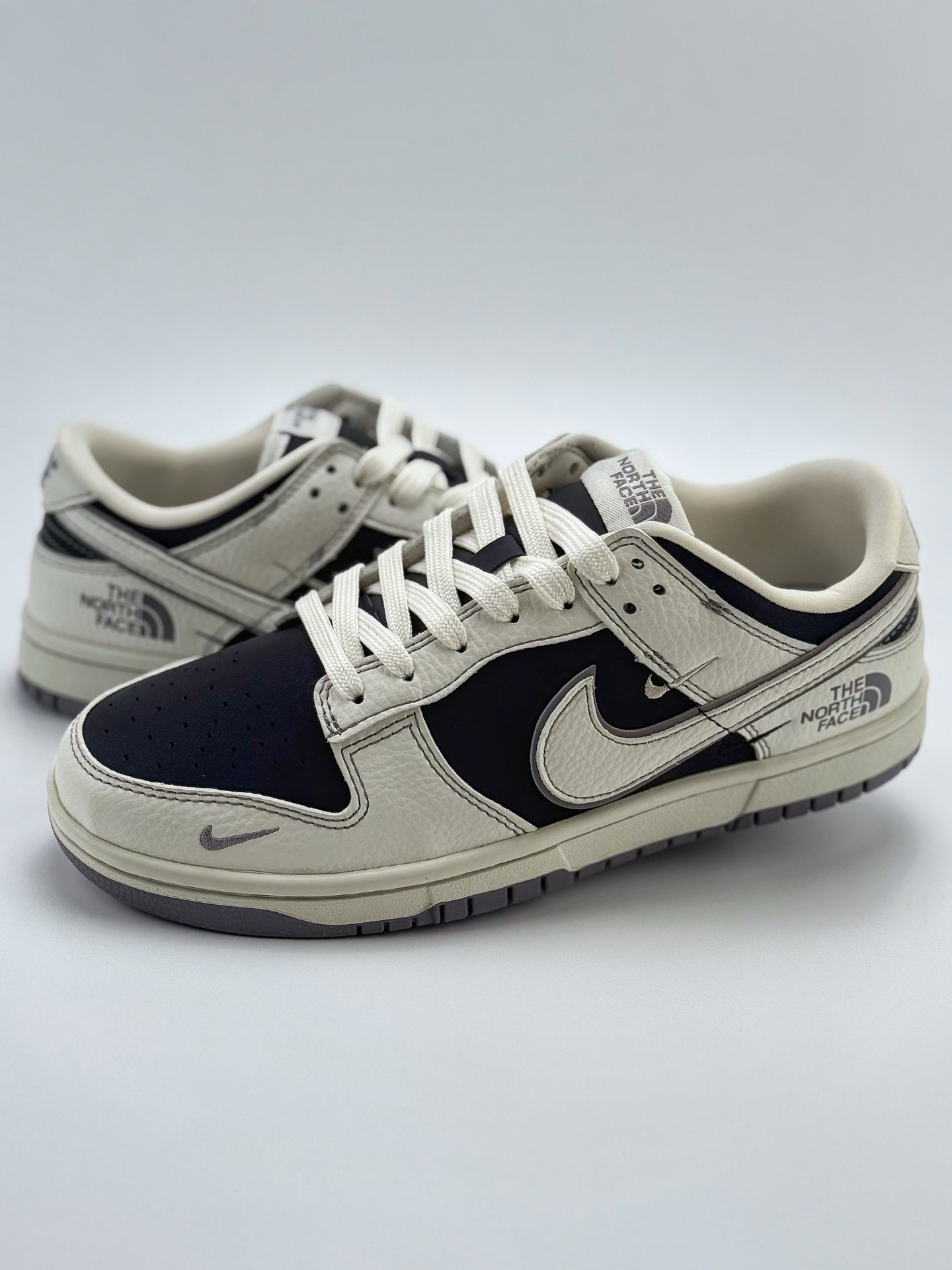 280 Nike SB Dunk Low x The North Face 白黑三小钩  SC9207-404