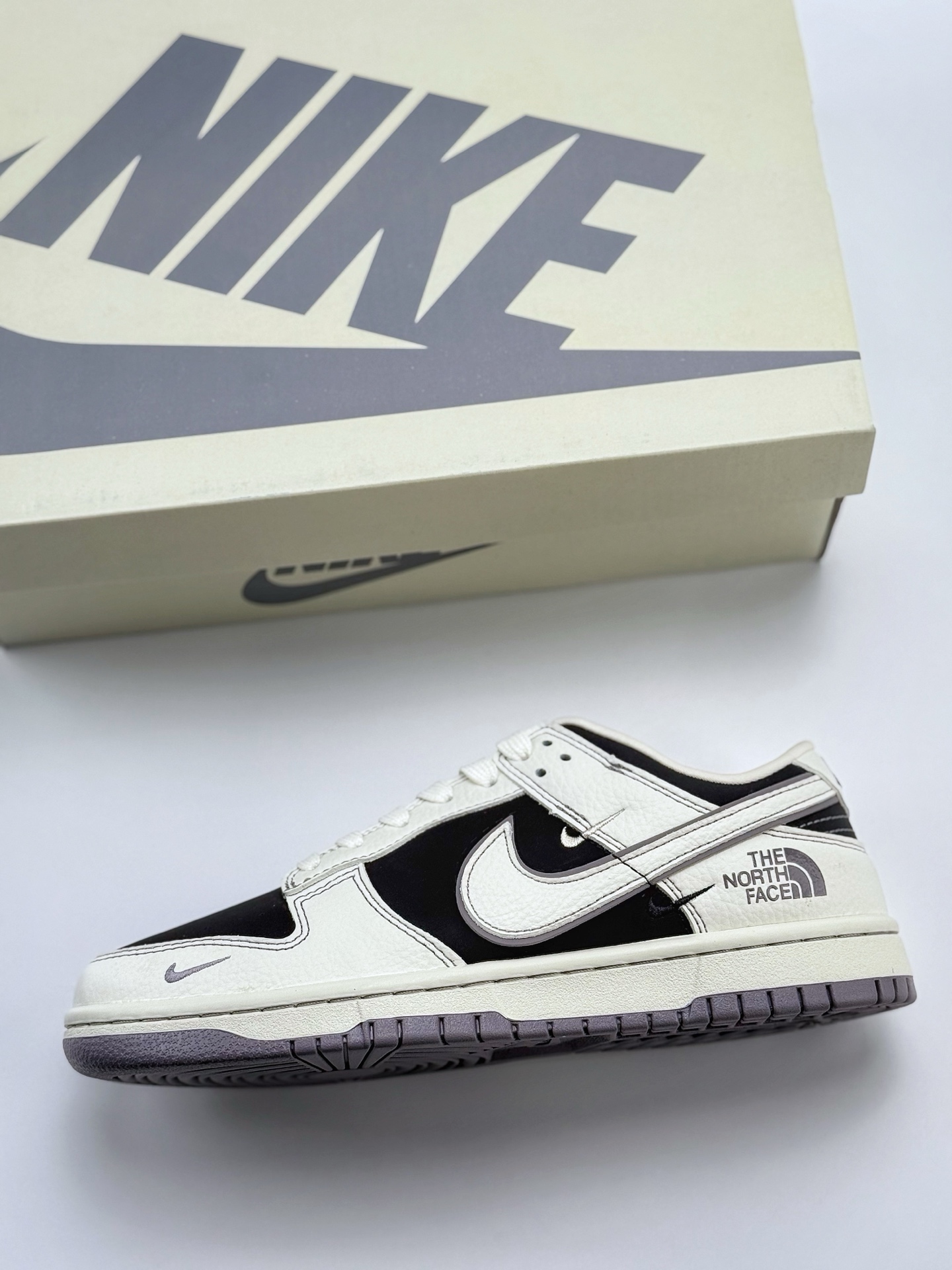 280 Nike SB Dunk Low x The North Face 白黑三小钩  SC9207-404