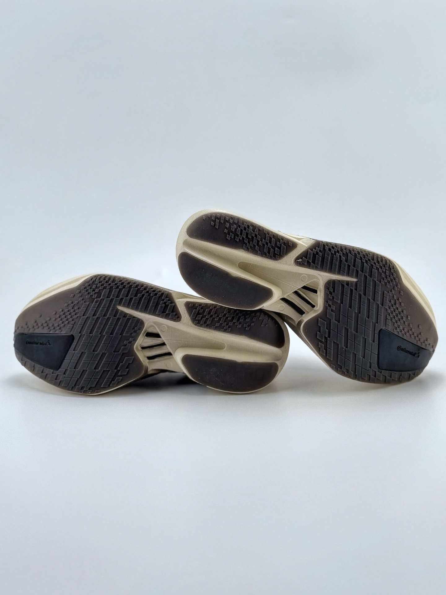 190 Ad Adizero Adios 4 M Y-3 轻盈跑鞋 耐磨减震专业跑步鞋    JS3154