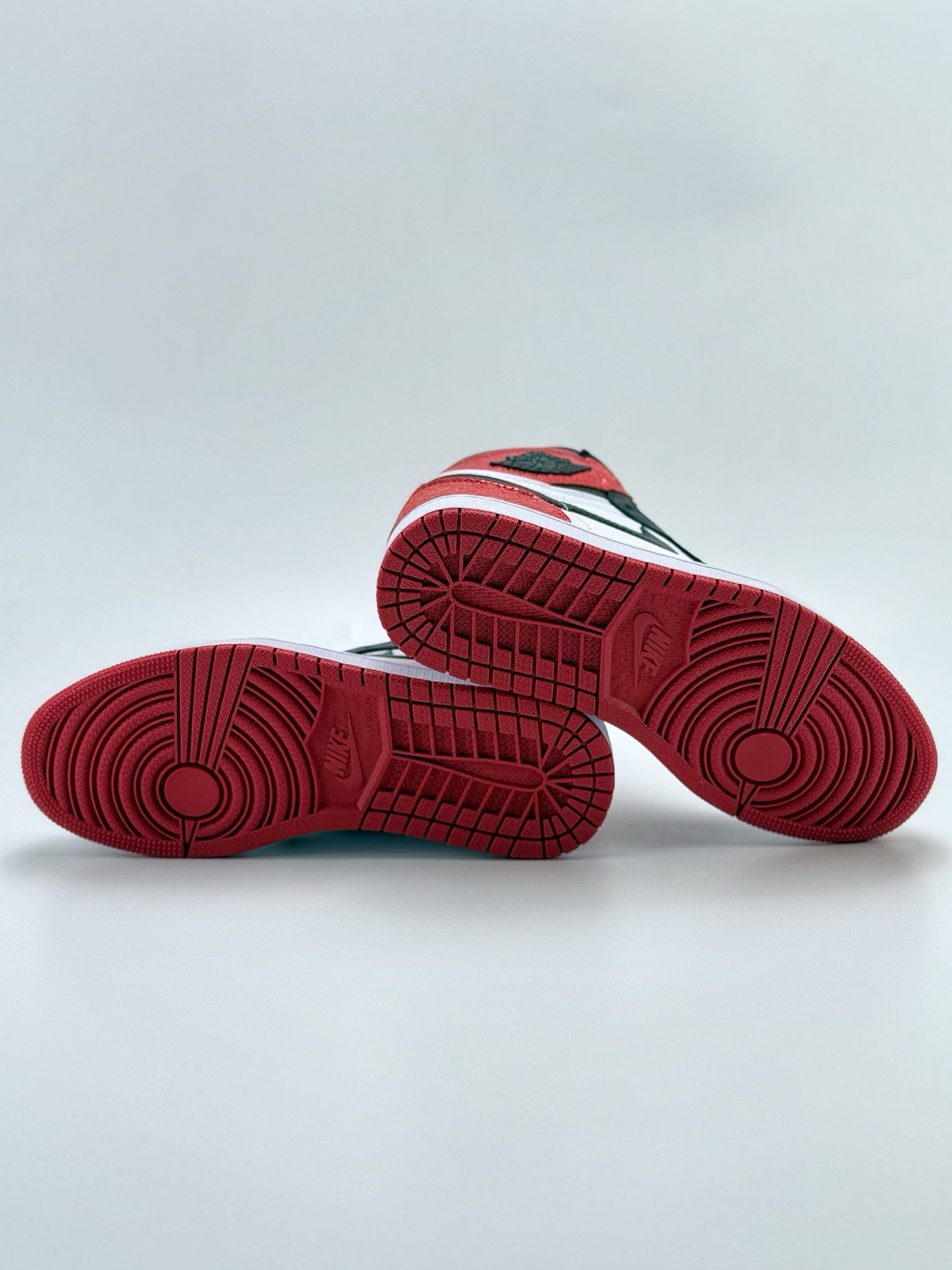 260 莞产原底面 市售性价比之王 Air Jordan 1 Retro High OG 黑白红 龟裂纹  FD2596-602