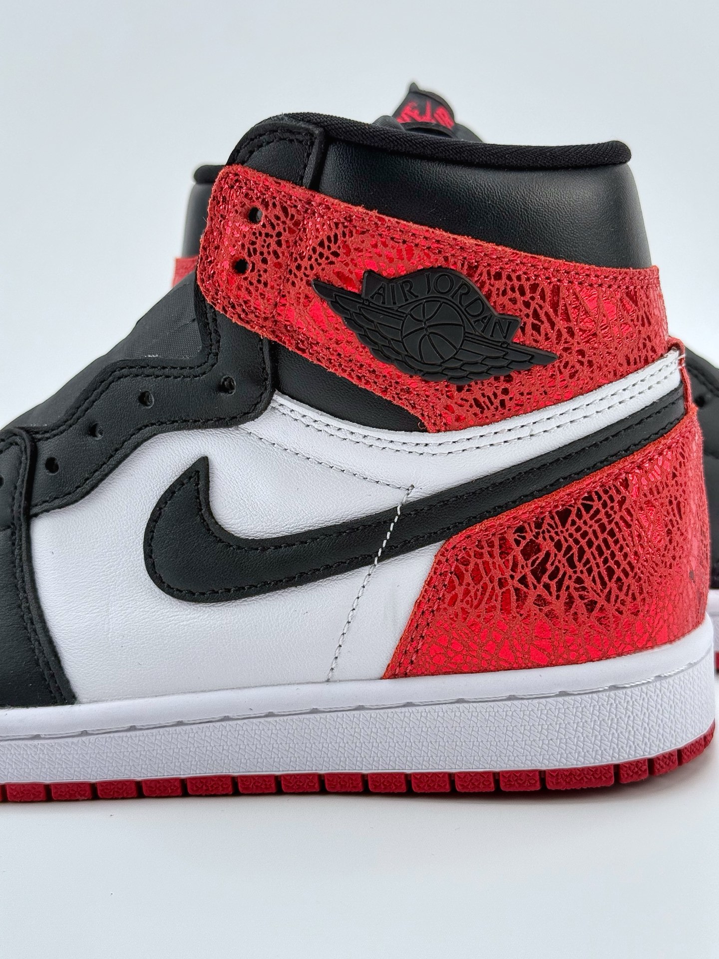 260 莞产原底面 市售性价比之王 Air Jordan 1 Retro High OG 黑白红 龟裂纹  FD2596-602