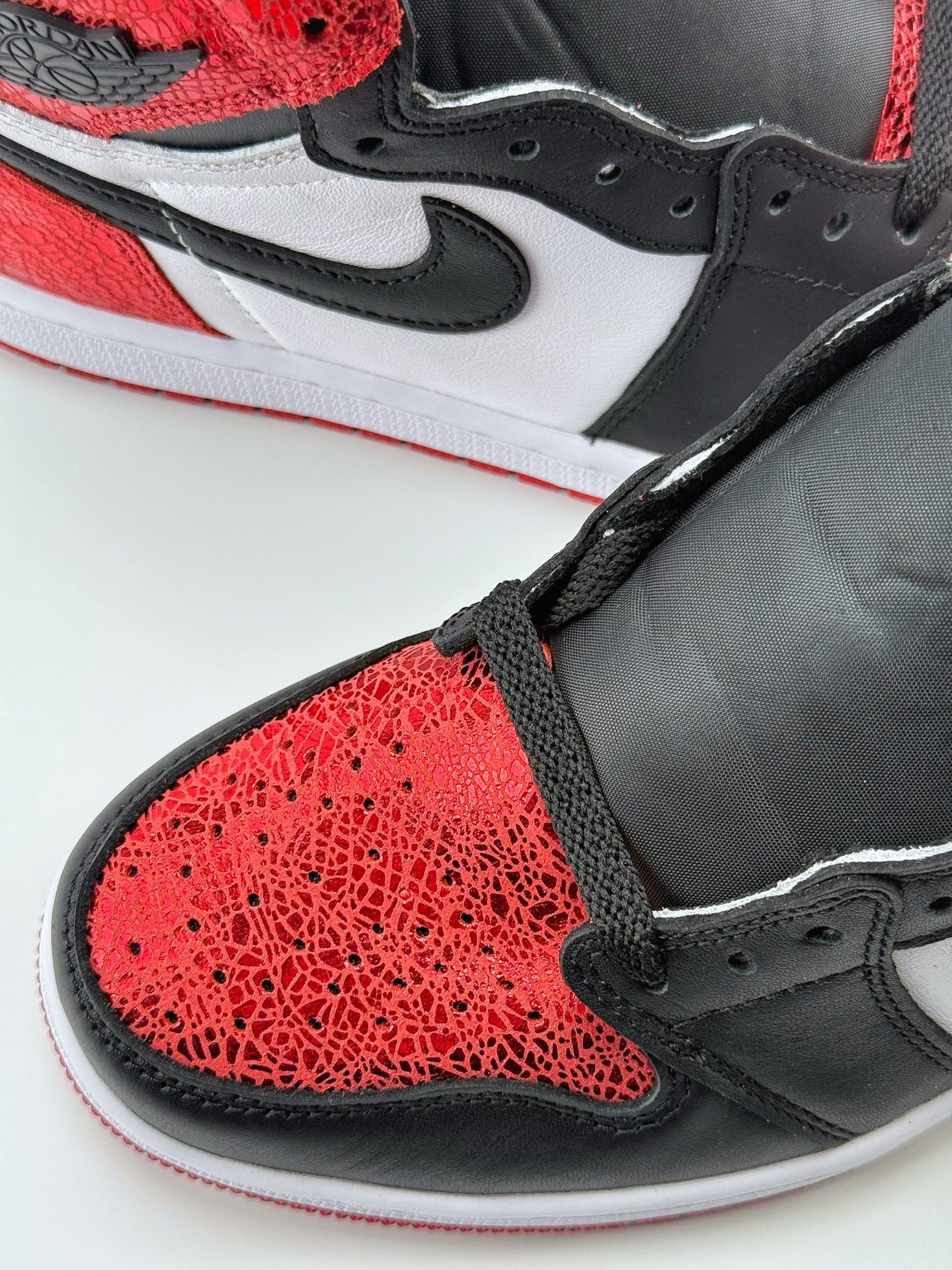 260 莞产原底面 市售性价比之王 Air Jordan 1 Retro High OG 黑白红 龟裂纹  FD2596-602