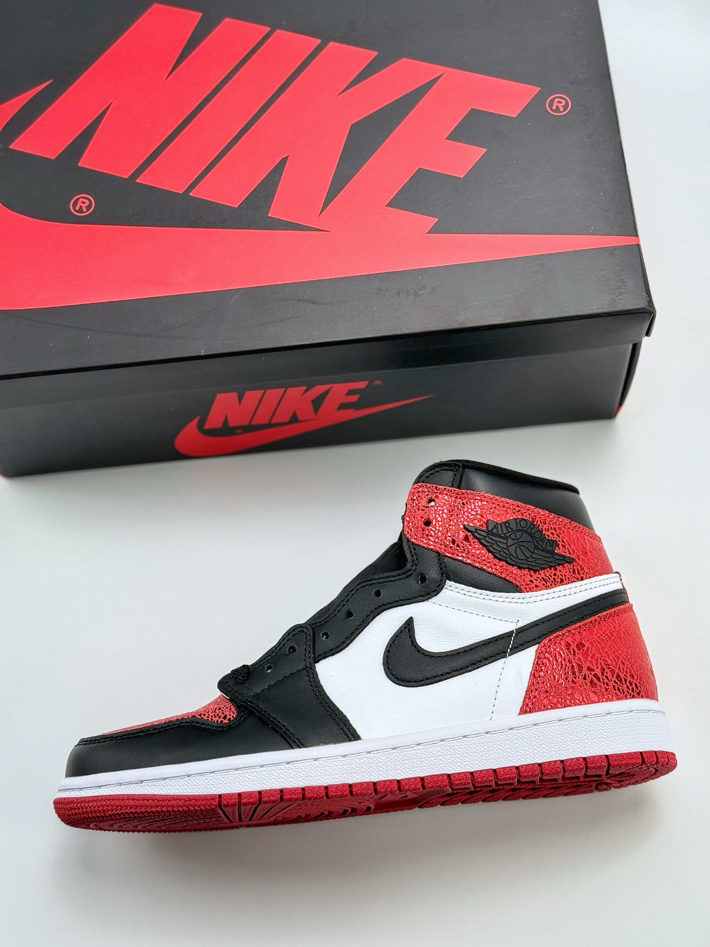 260 莞产原底面 市售性价比之王 Air Jordan 1 Retro High OG 黑白红 龟裂纹  FD2596-602