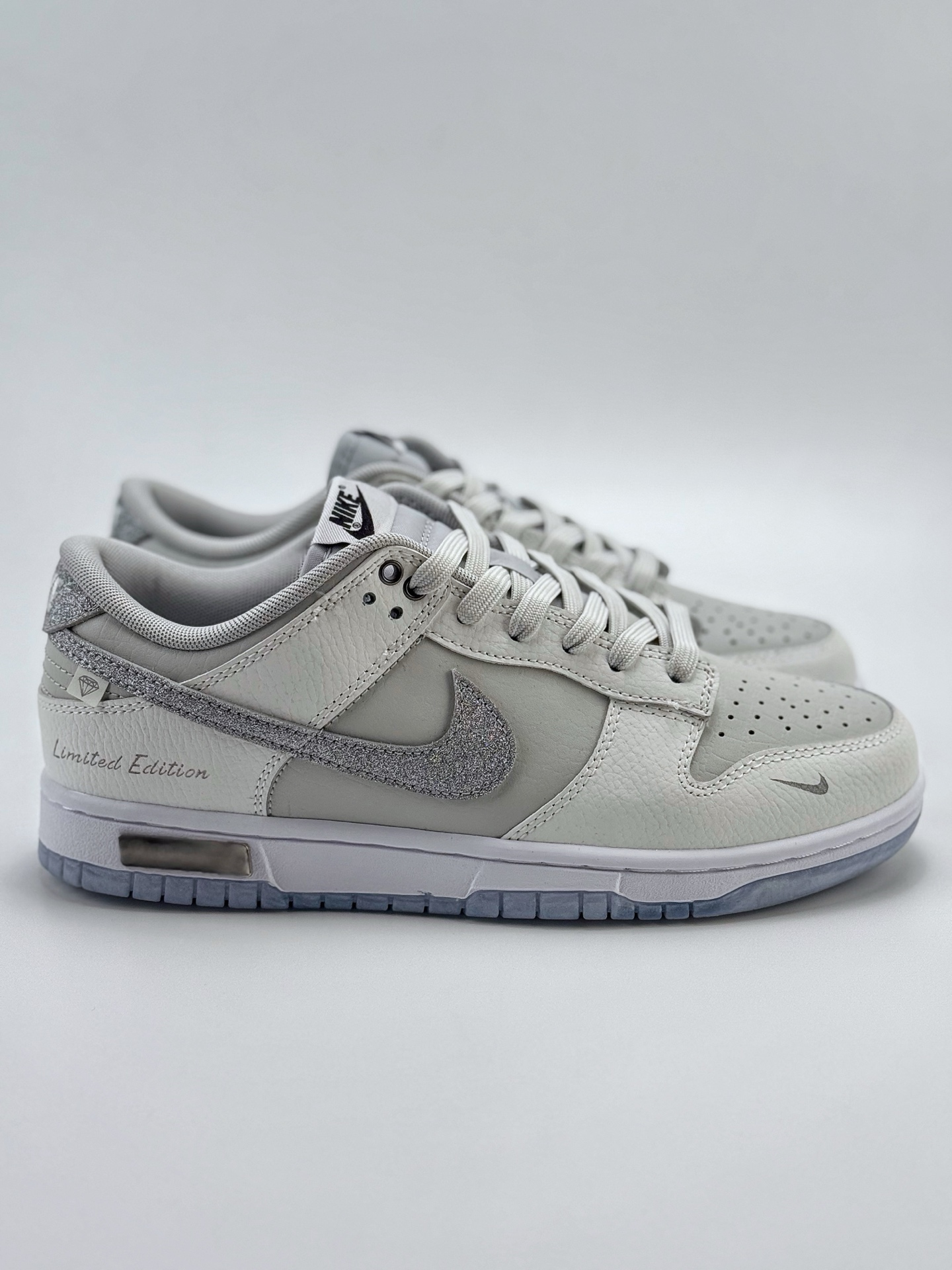 Nike SB Dunk Low 白闪银钩 WG0218-018