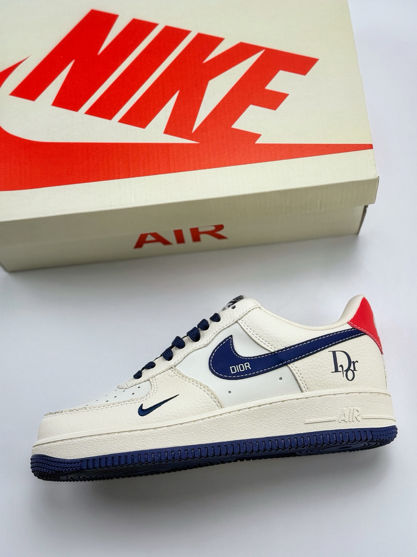 260 Nike Air Force 1 Low 07 x DIOR 白蓝小钩  KK1988-067