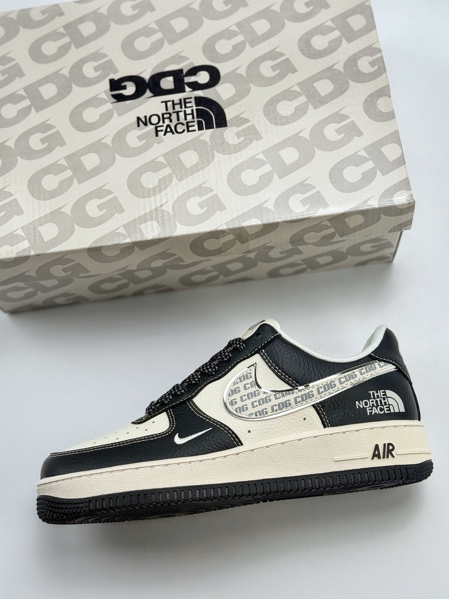 260 Nike Air Force 1 Low 07 x The North Face x CDG 黑白小钩满天星  HH7518-049