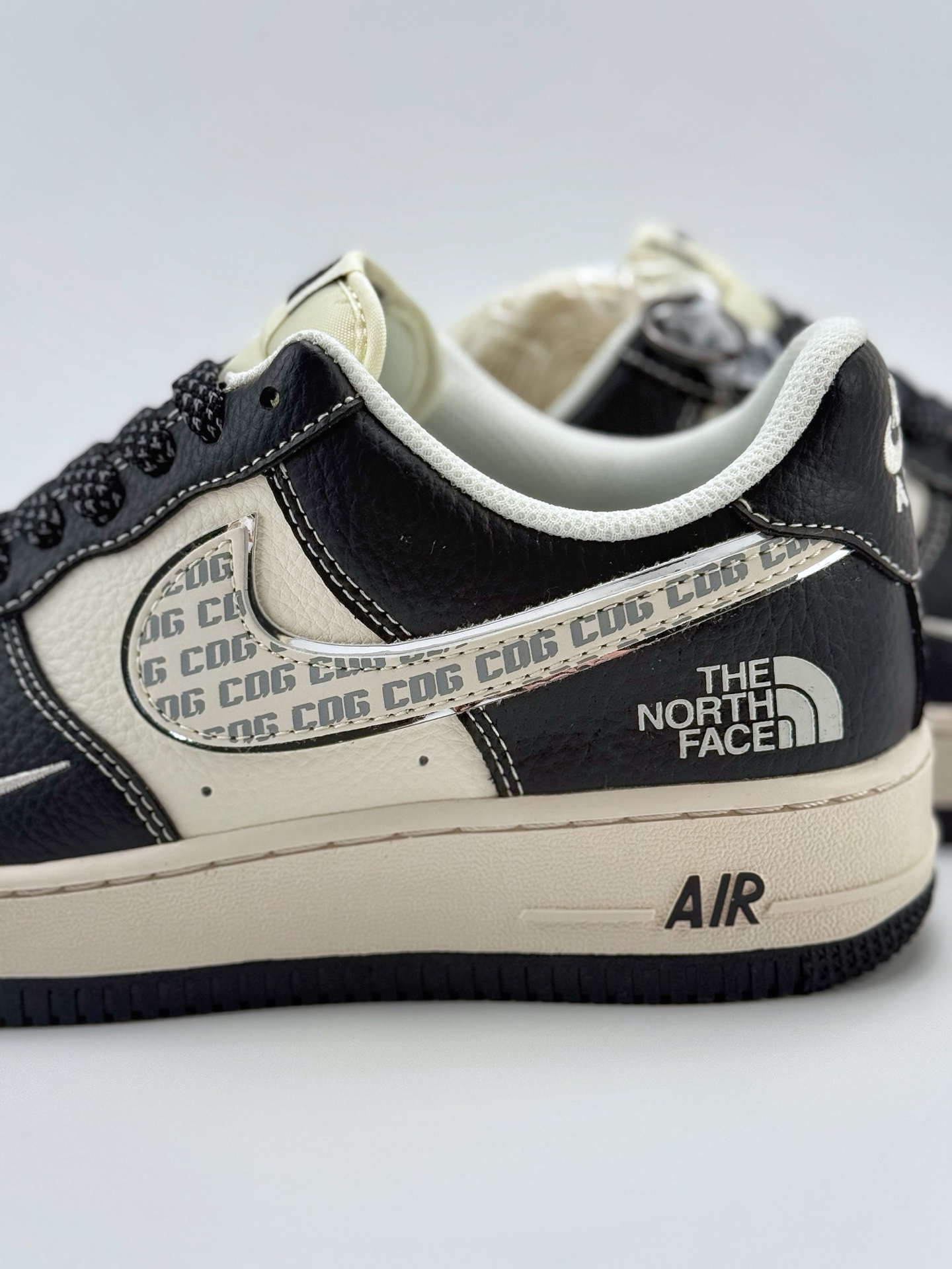 260 Nike Air Force 1 Low 07 x The North Face x CDG 黑白小钩满天星  HH7518-049