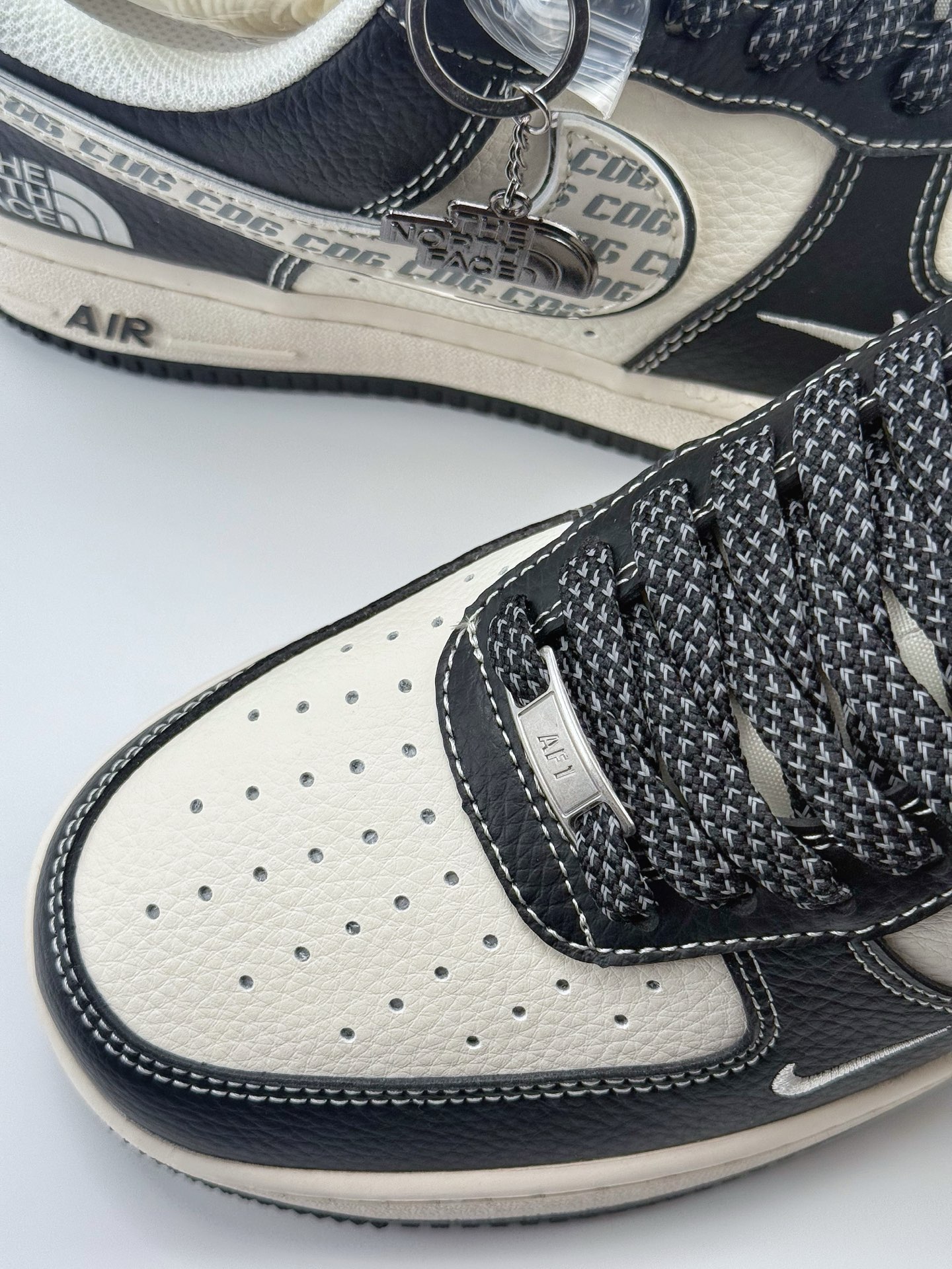 260 Nike Air Force 1 Low 07 x The North Face x CDG 黑白小钩满天星  HH7518-049